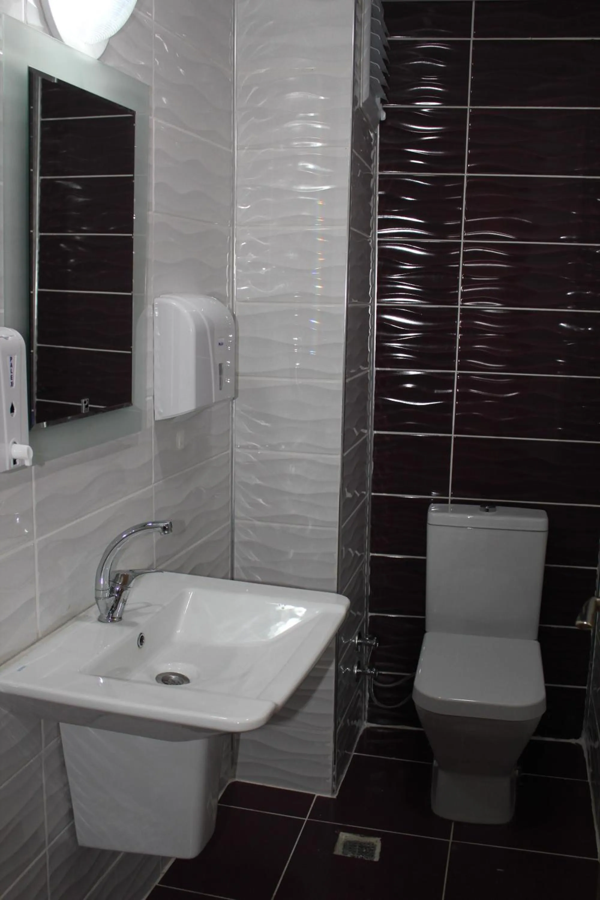 Bathroom in Reydel Hotel