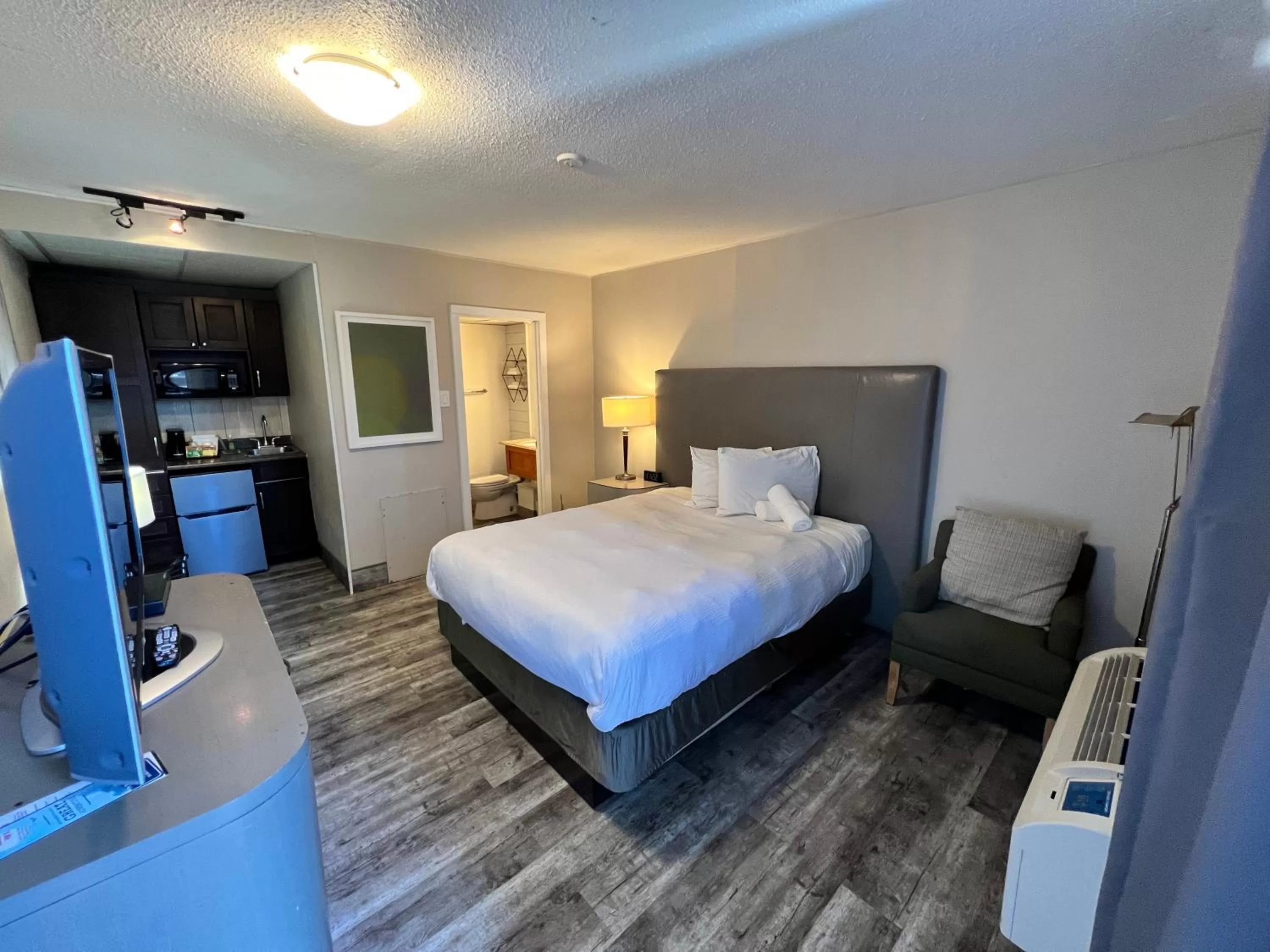 Bedroom in Thriftlodge Saskatoon