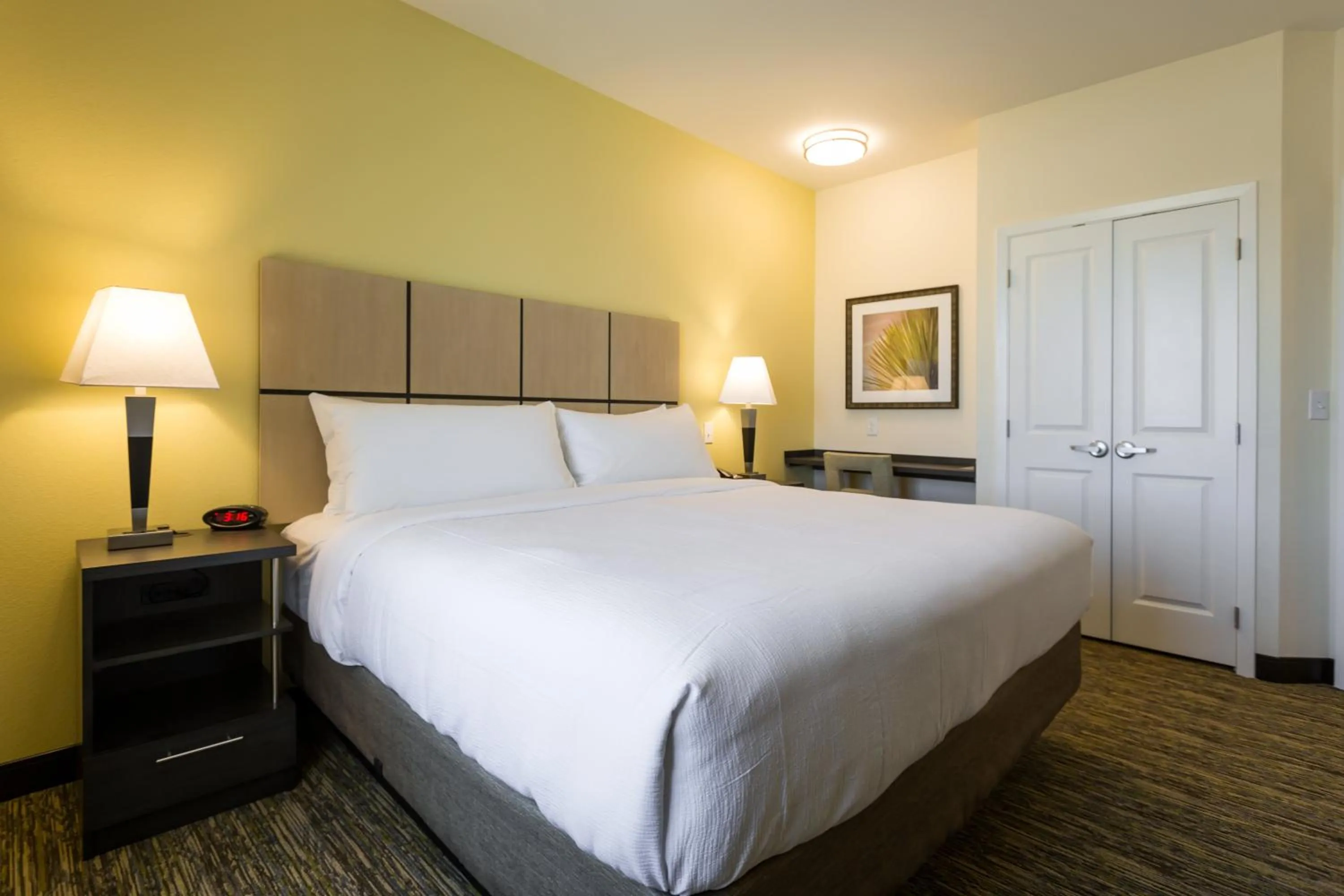 Photo of the whole room, Bed in Candlewood Suites - Buda - Austin SW by IHG
