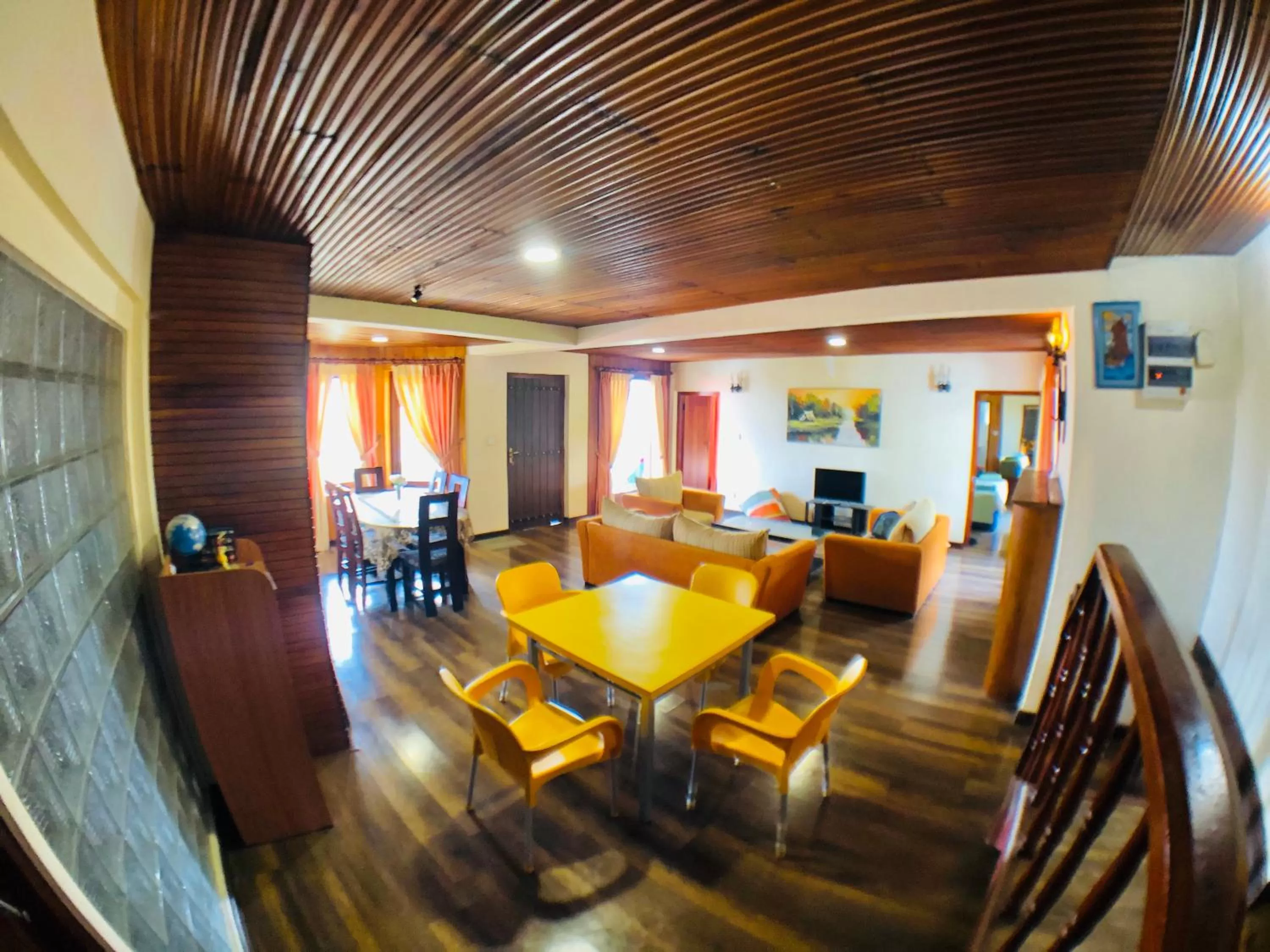 Restaurant/Places to Eat in Pigeons Nest