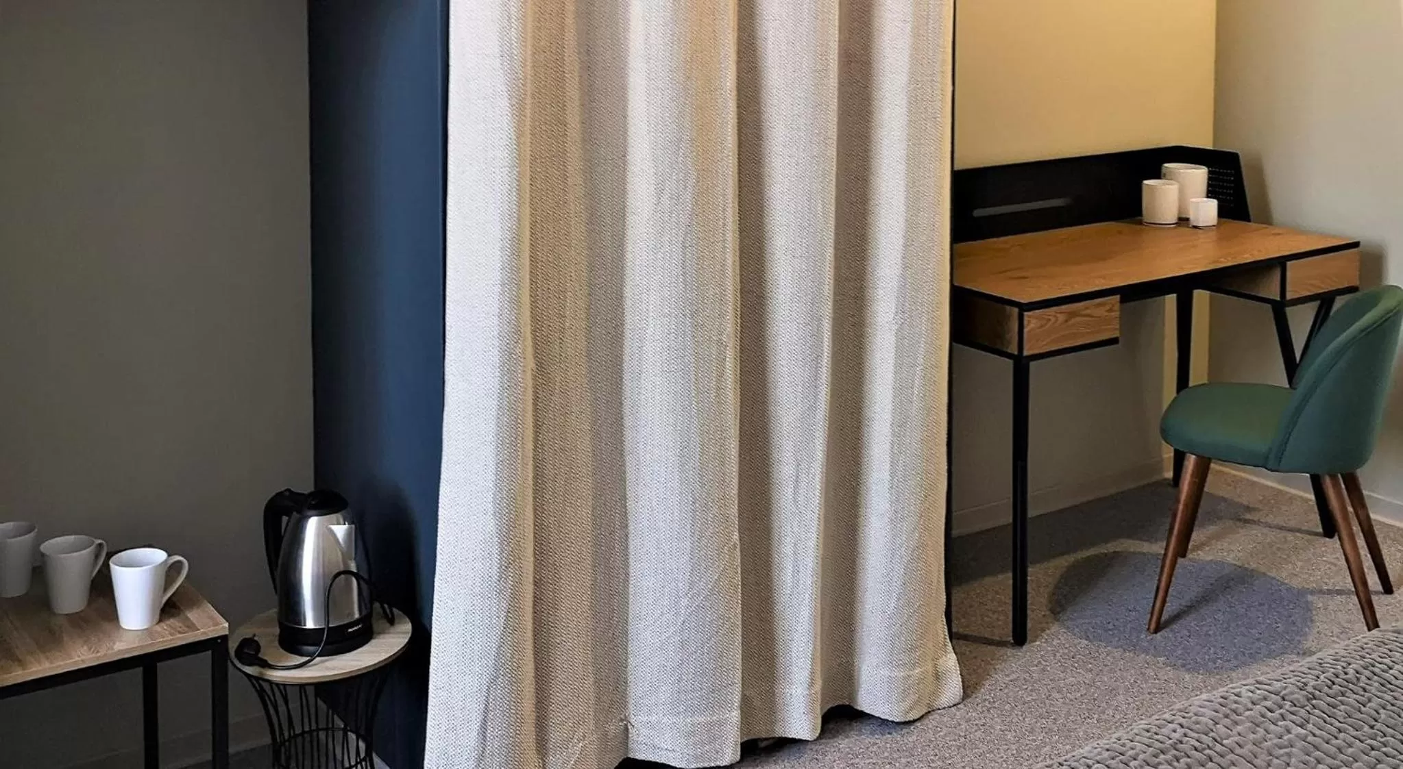 Decorative detail, Coffee/Tea Facilities in Centre Bol Vert