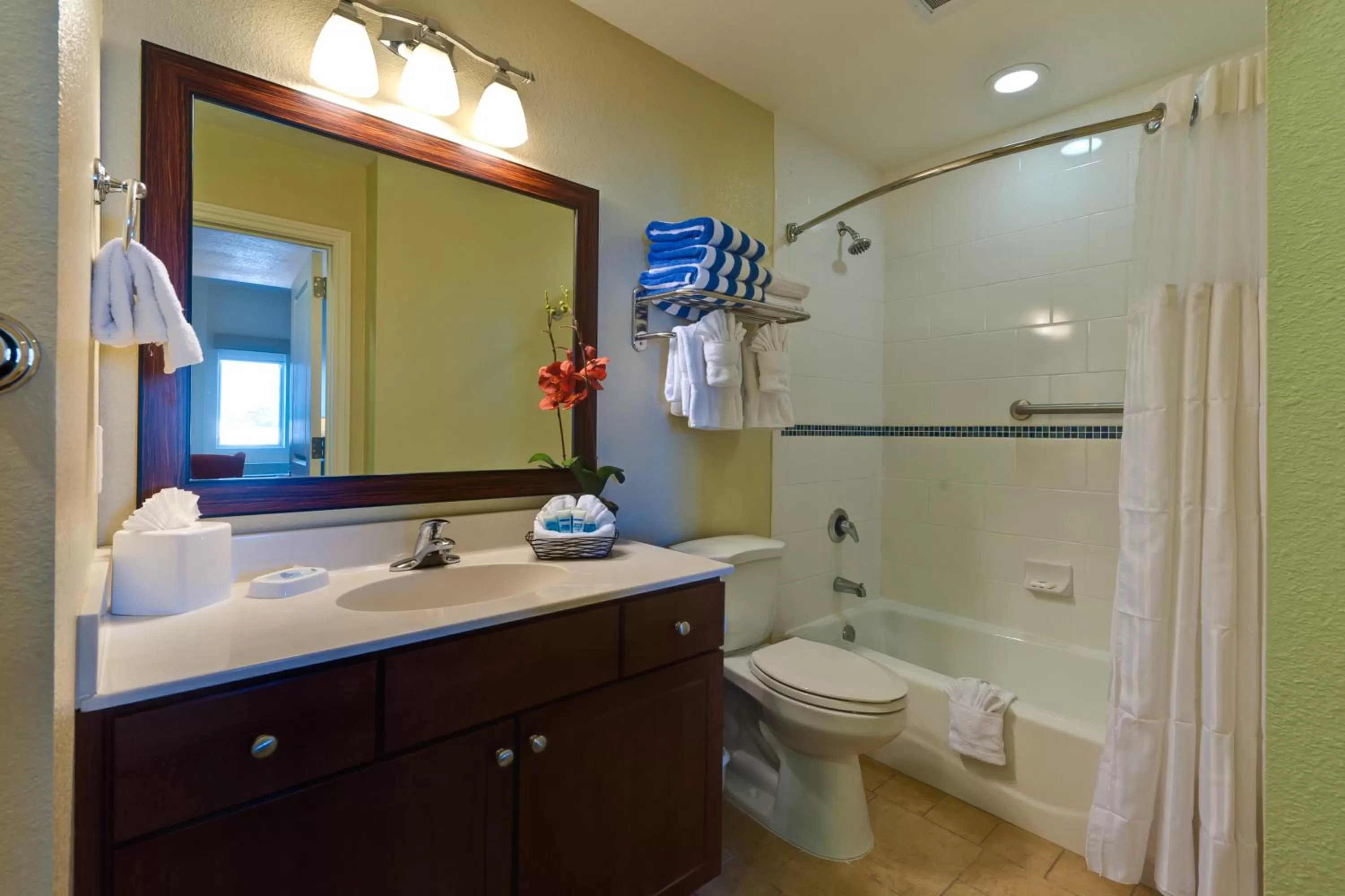 Standard Room in Club Wyndham Oceanside Pier Resort