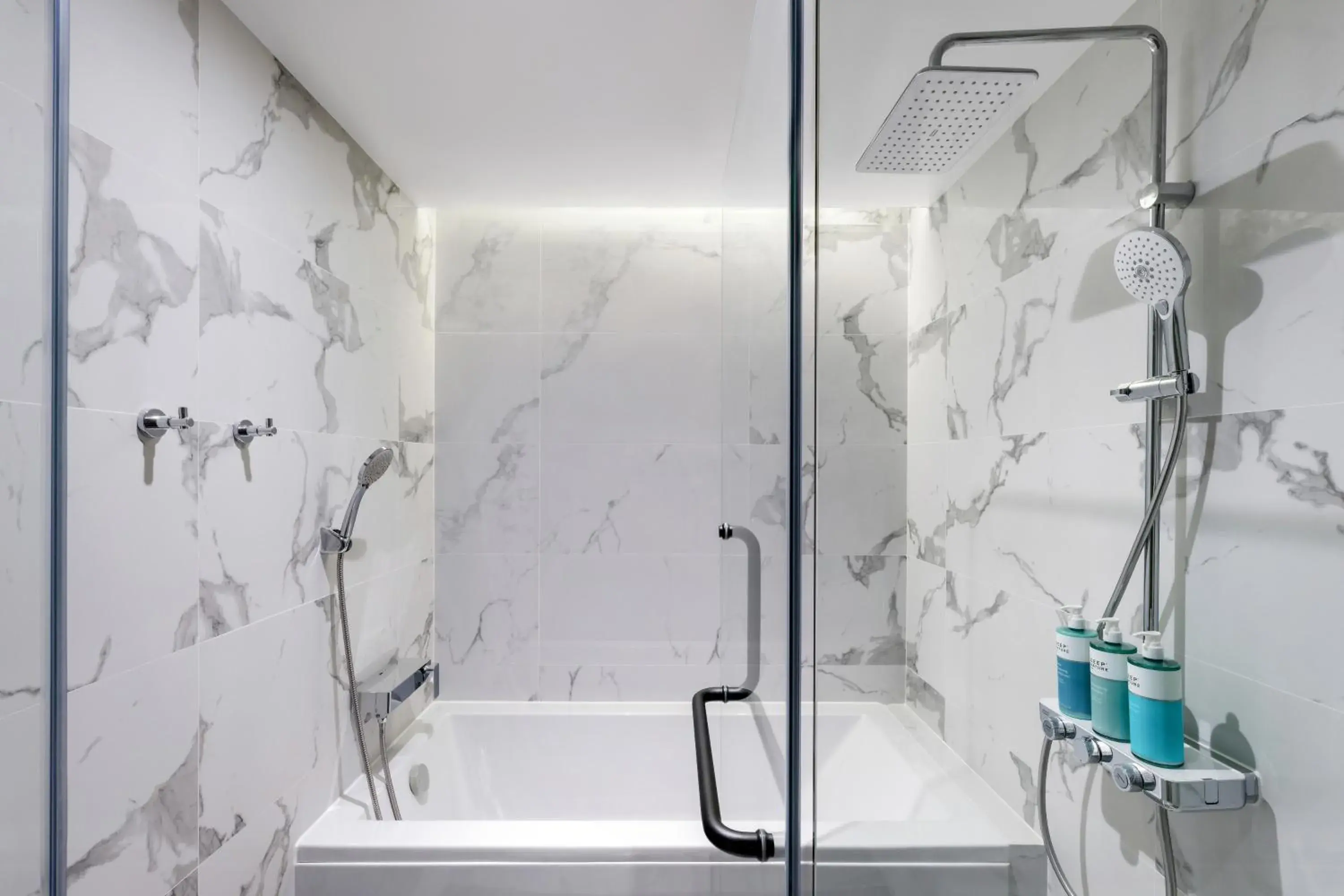 Deluxe King Room with Bathtub and Lounge Access in Novotel Rayong Star Convention Centre Deluxe King Room with Bathtub and Lounge Access in Novotel Rayong Star Convention Centre