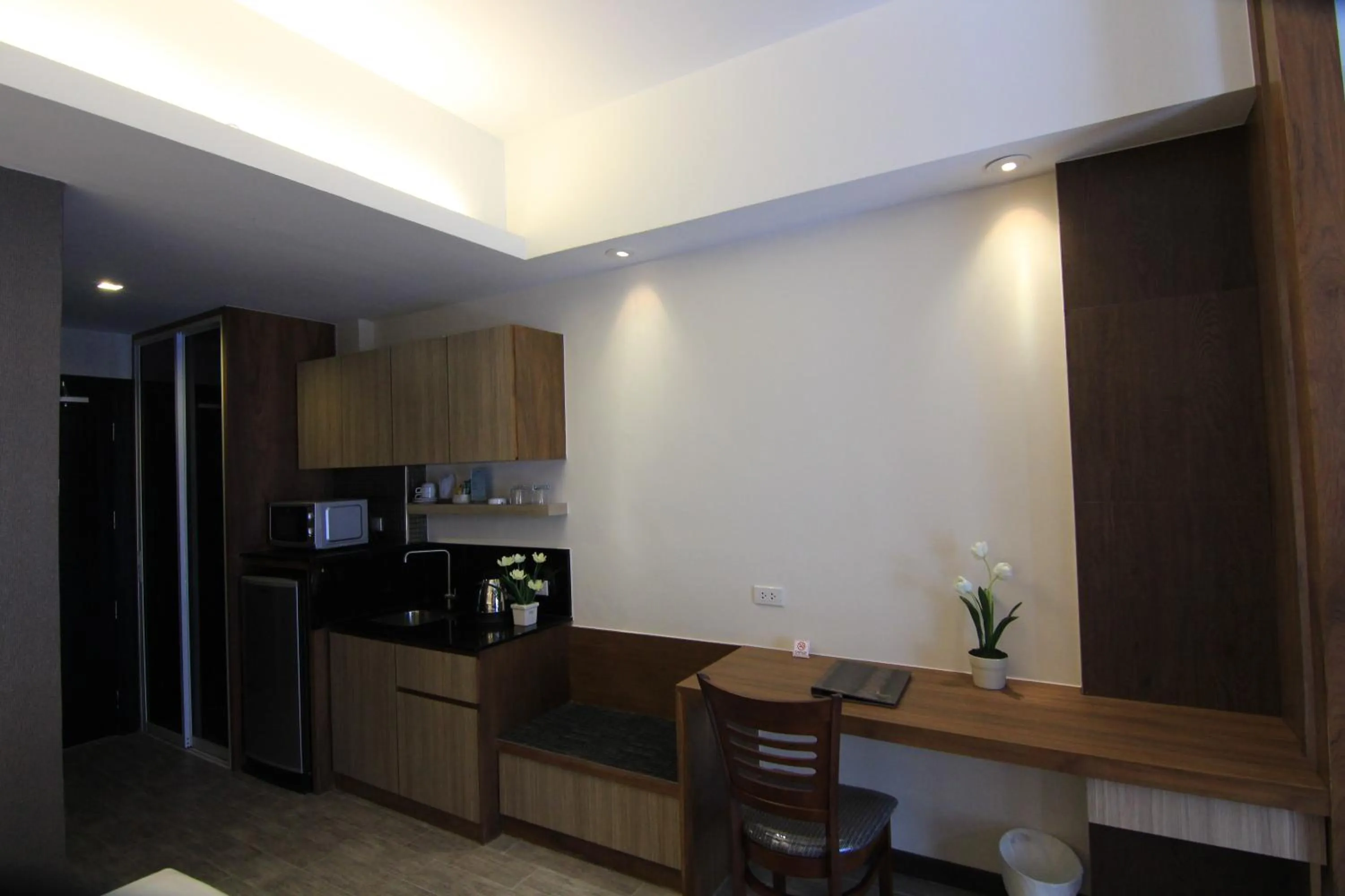 Coffee/tea facilities in Inn Residence Serviced Suites - SHA Extra Plus