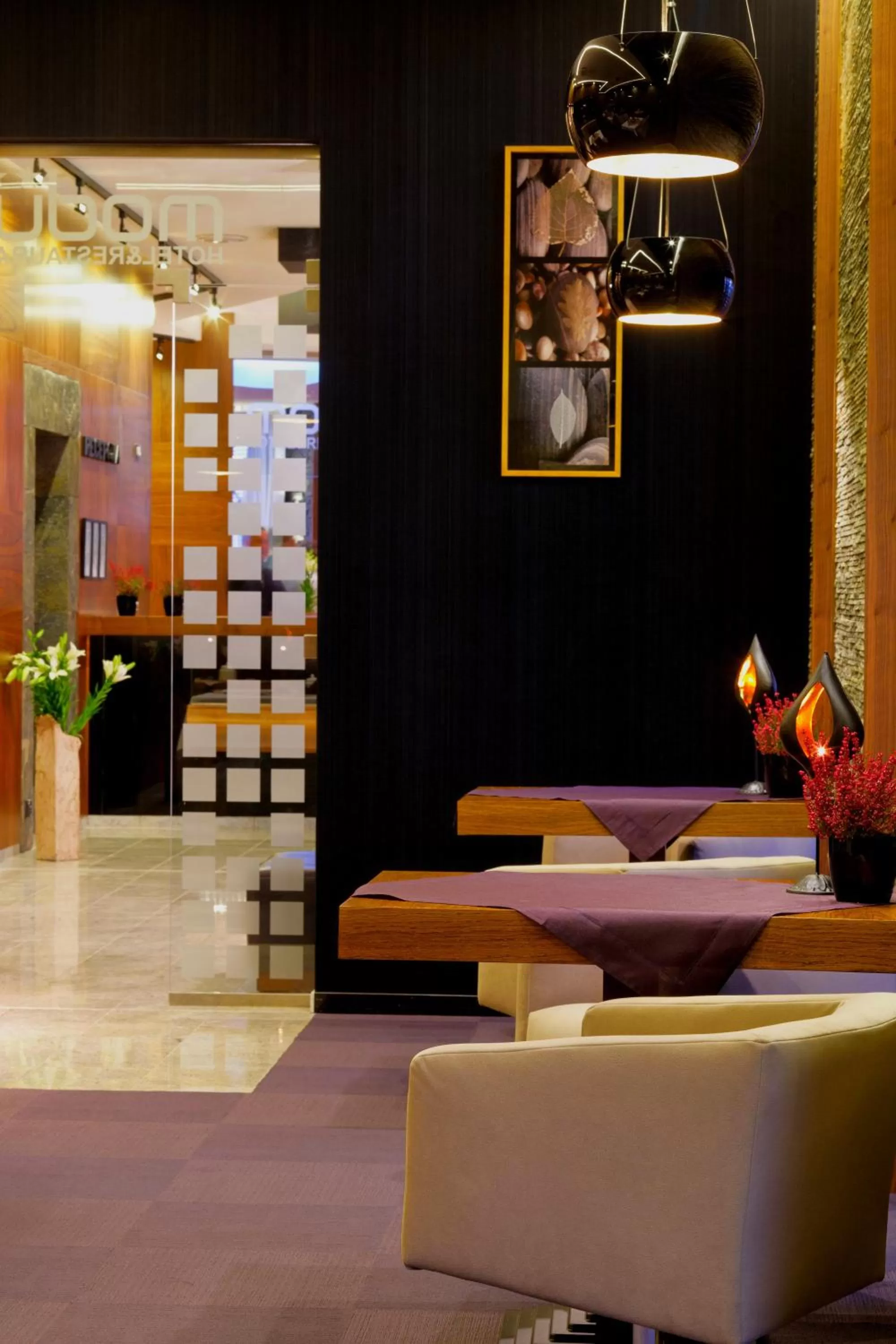 Restaurant/places to eat in Hotel Modus