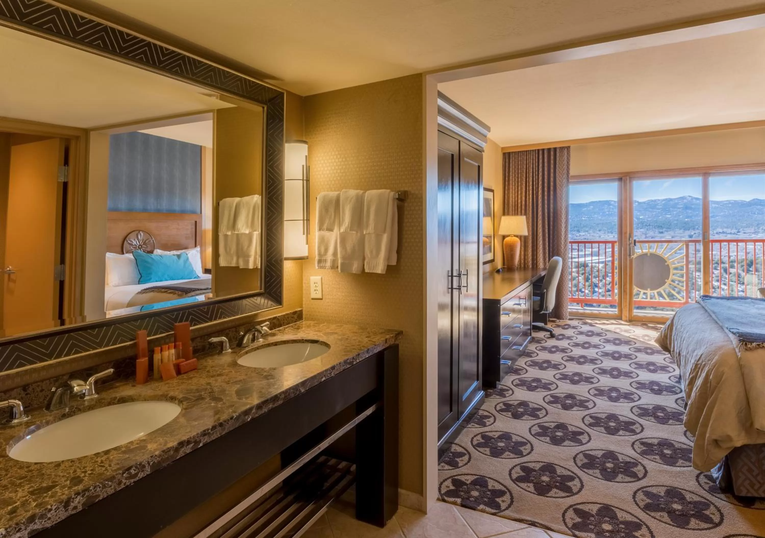 Bathroom, Bed in Prescott Resort & Conference Center