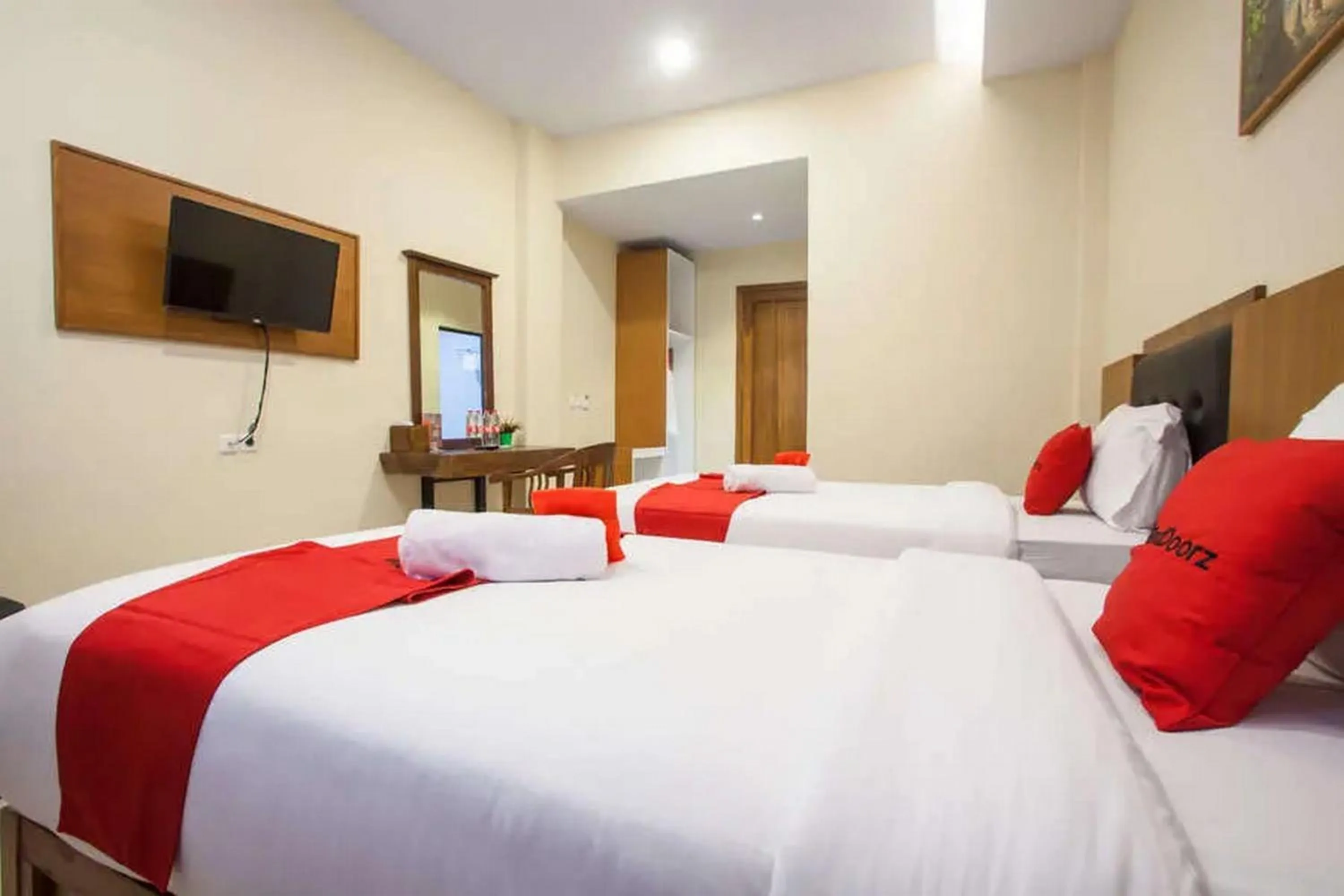 Bed in RedDoorz Premium @ Jalan Cengkeh Malang