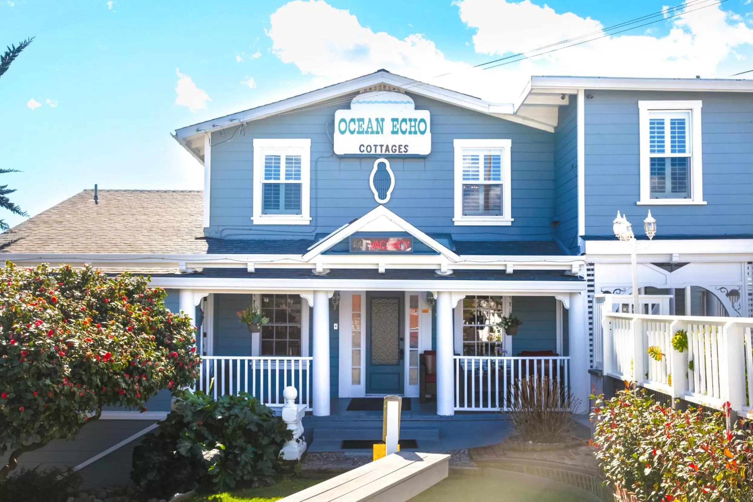 Property building in Ocean Echo Inn & Beach Cottages