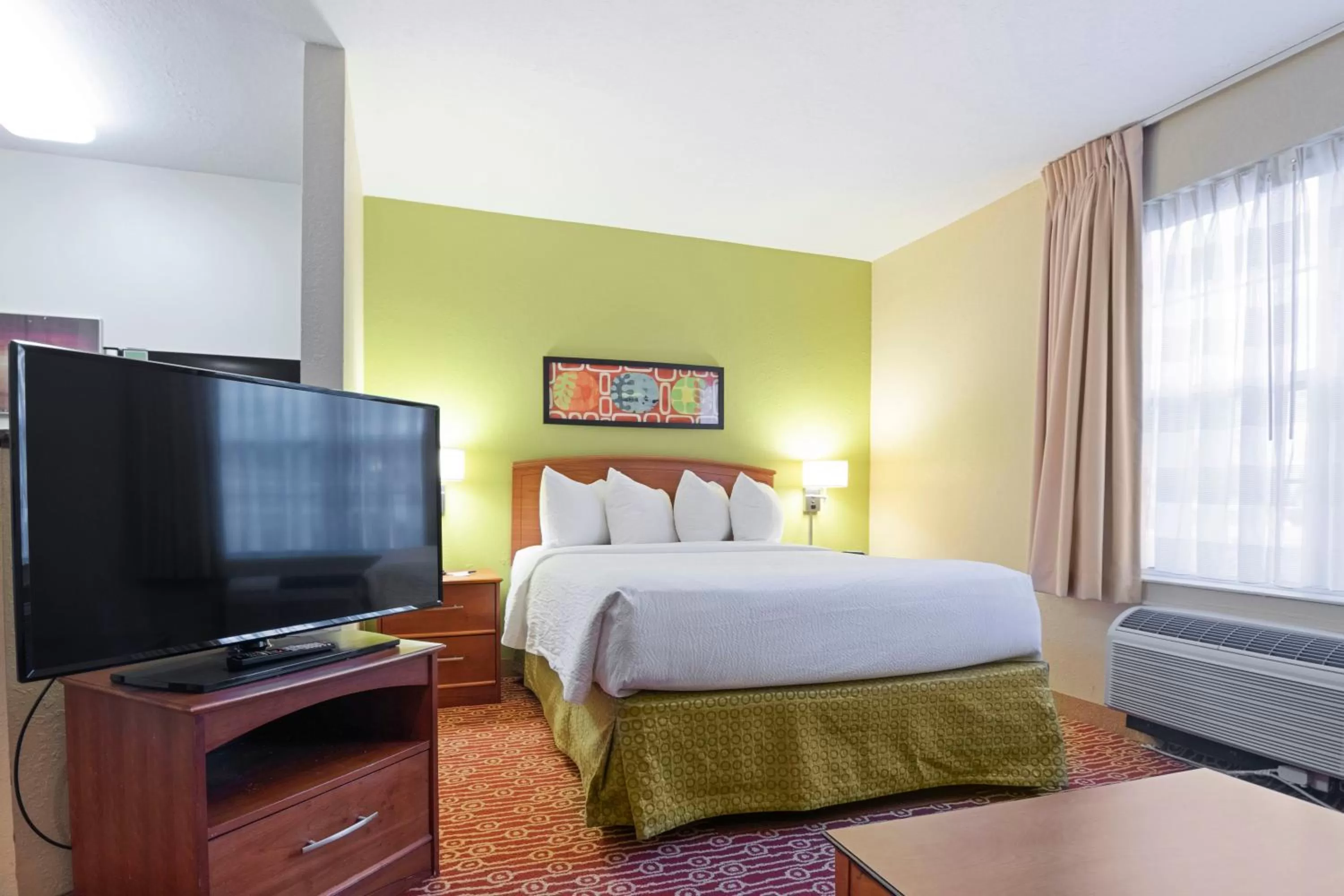 Bed in Extended Stay America Suites - Richmond - Glen Allen - Short Pump