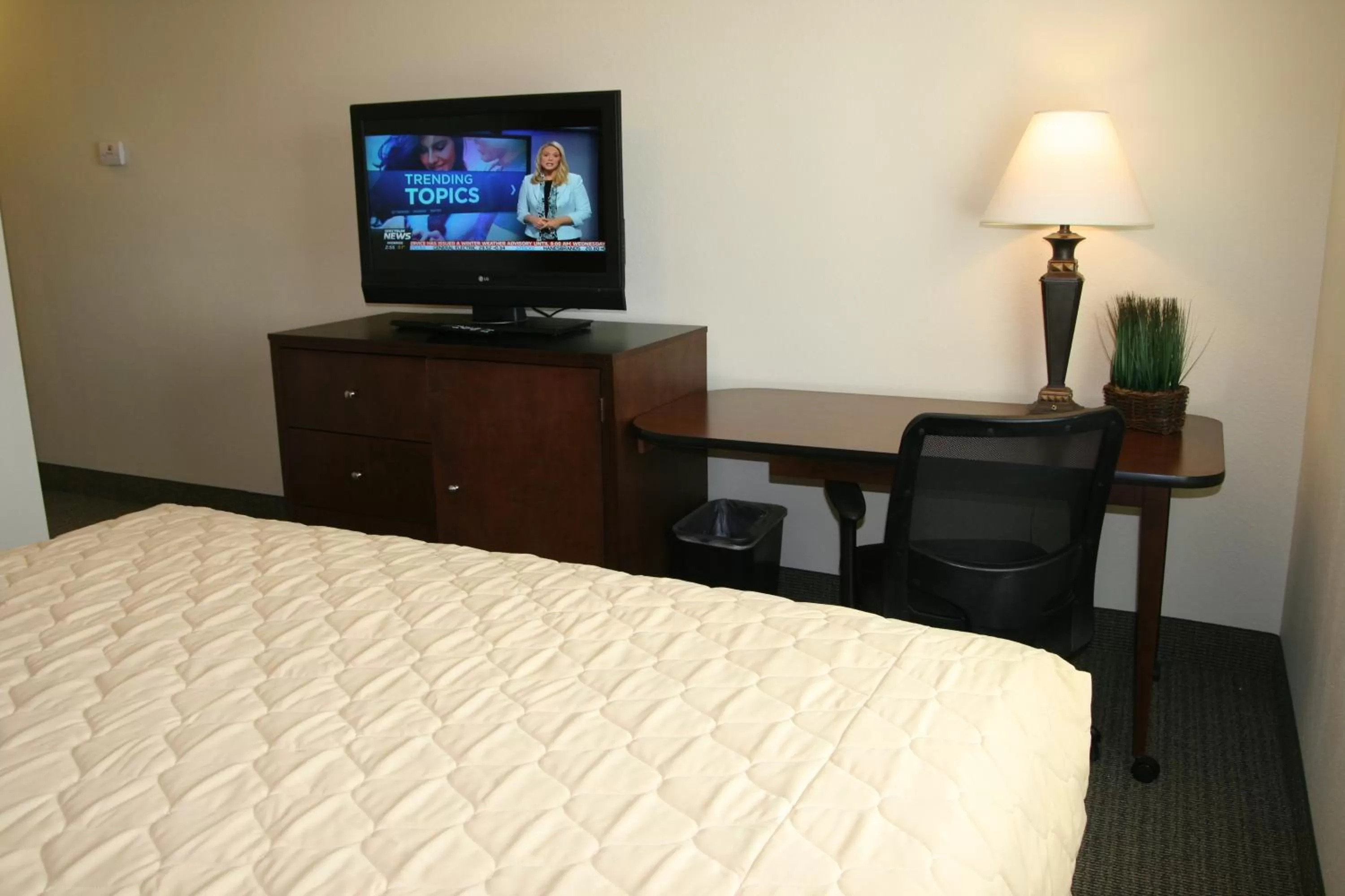 Bed in Affordable Suites Mooresville