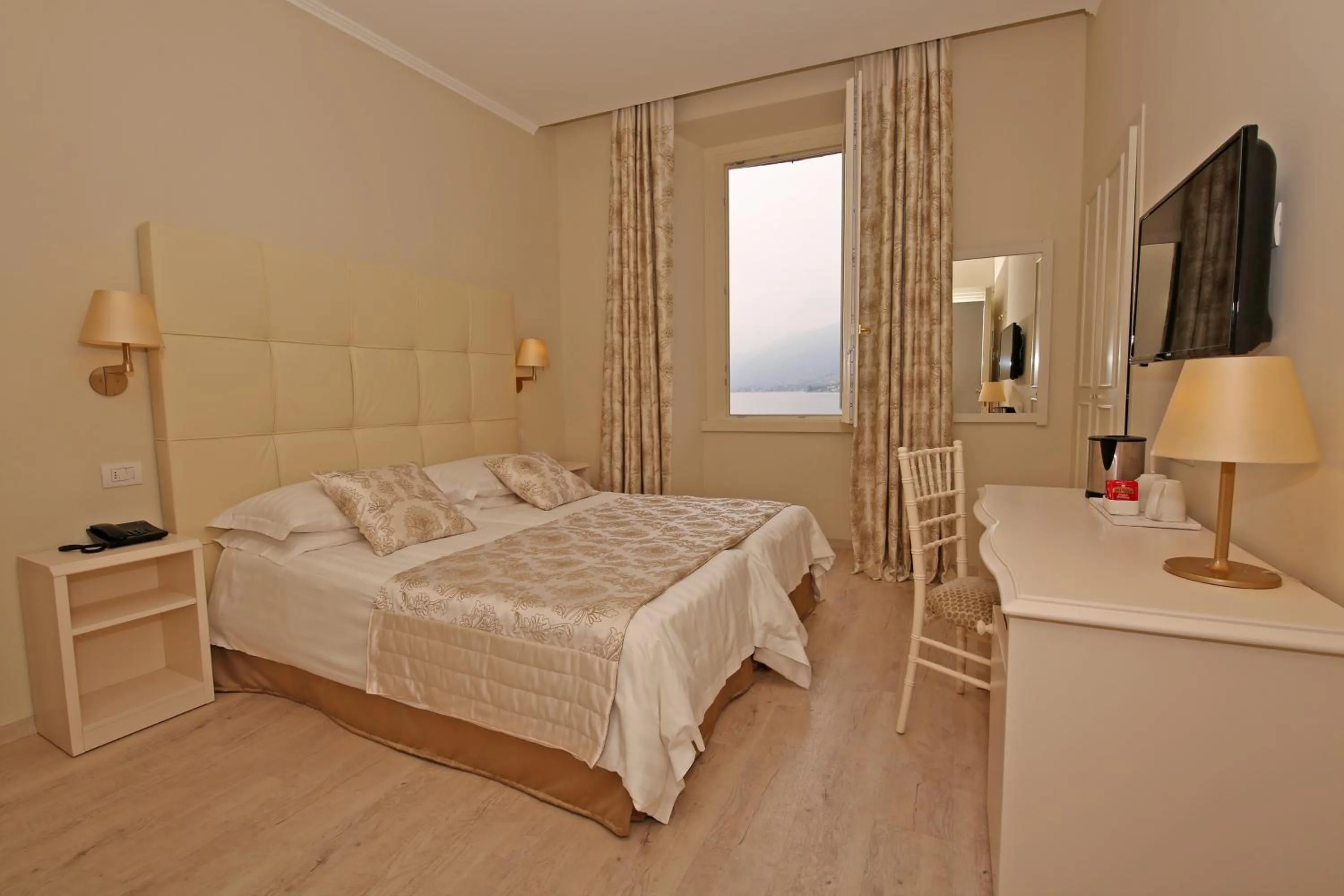 Bed in Hotel Du Lac & SPA