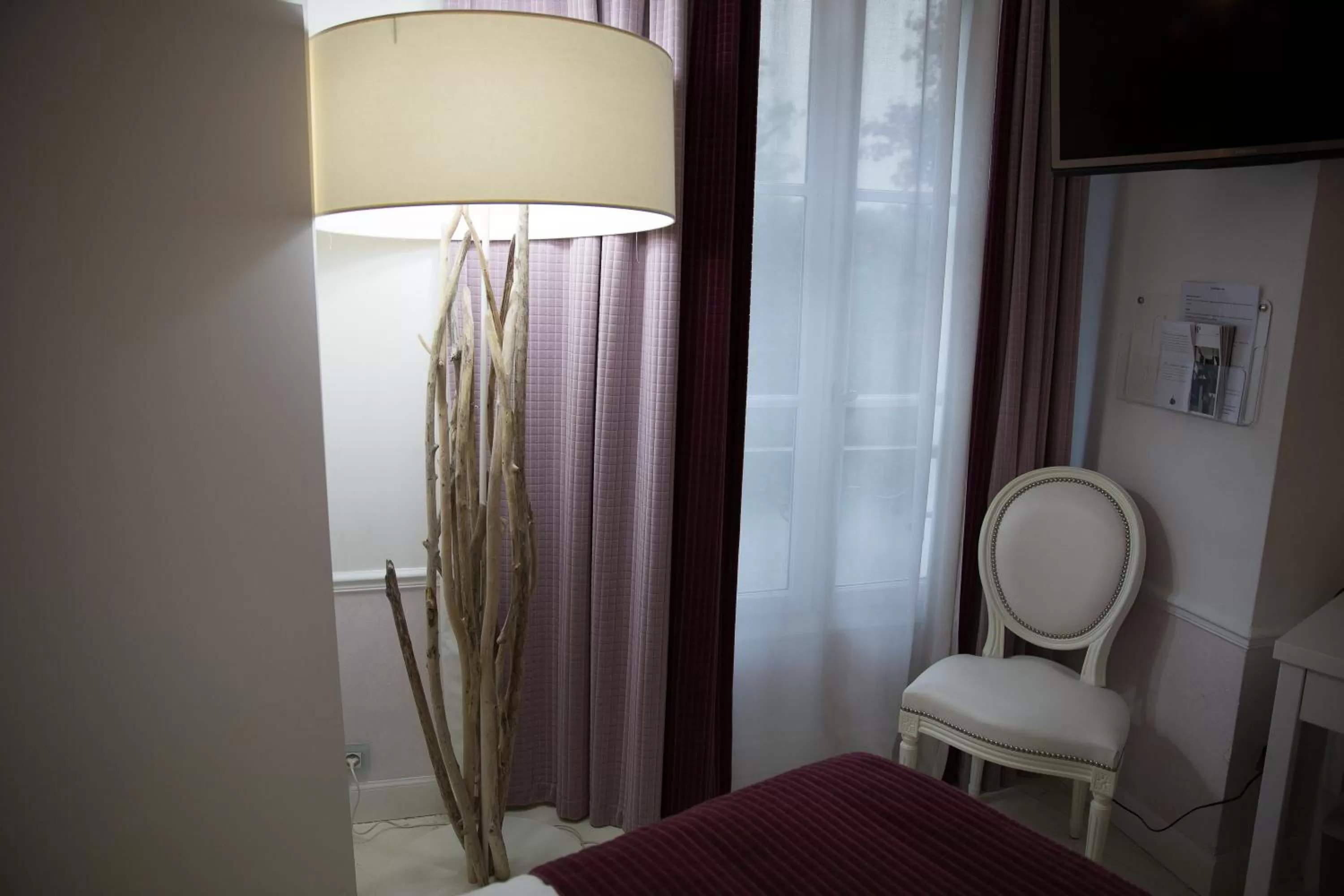 TV and multimedia, Bed in Eiffel Trocadéro