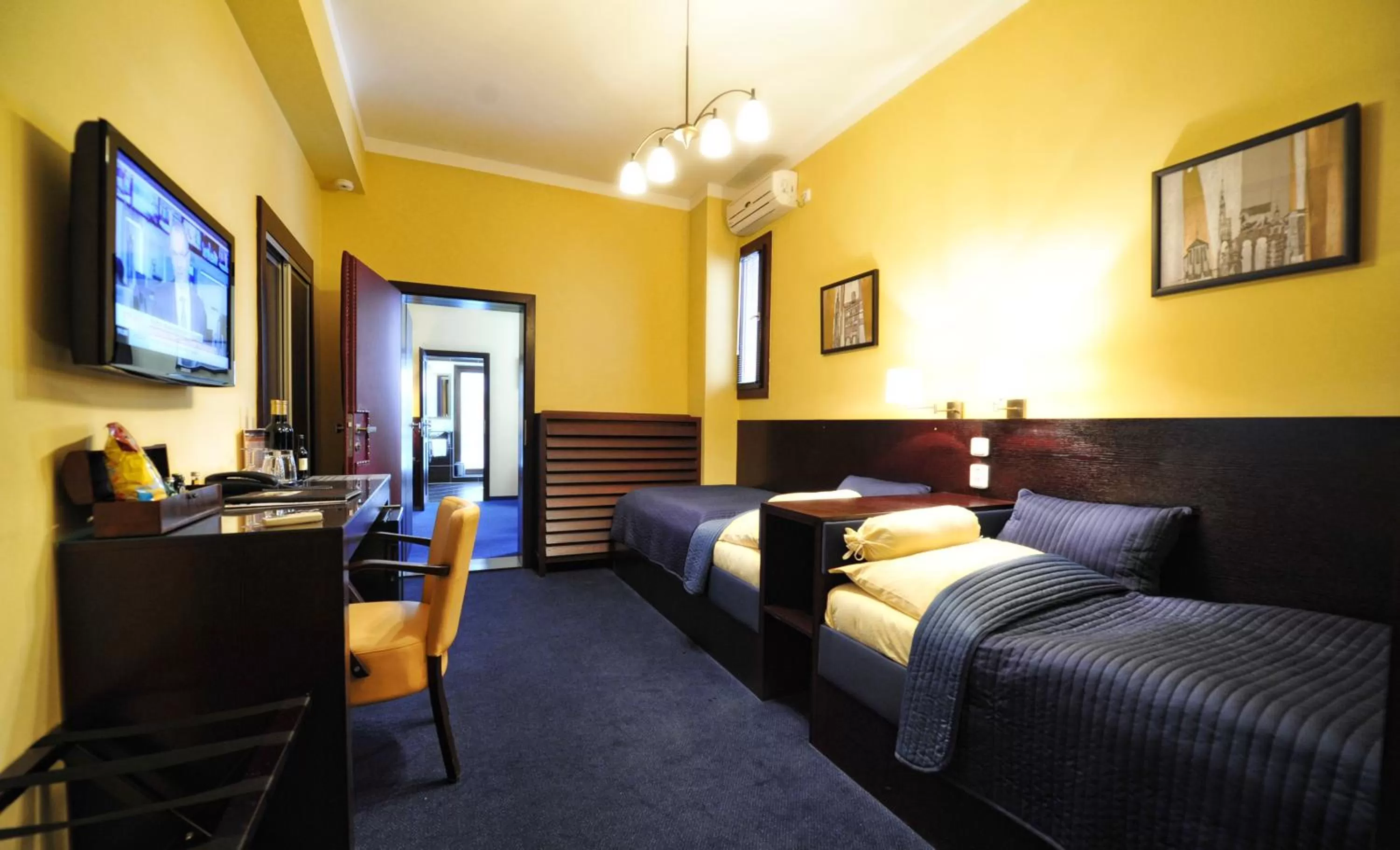 Photo of the whole room, Bed in Hotel Arte