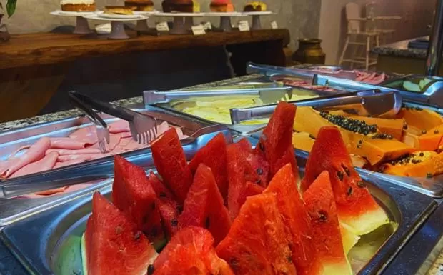 Restaurant/places to eat in Pousada Jovimar