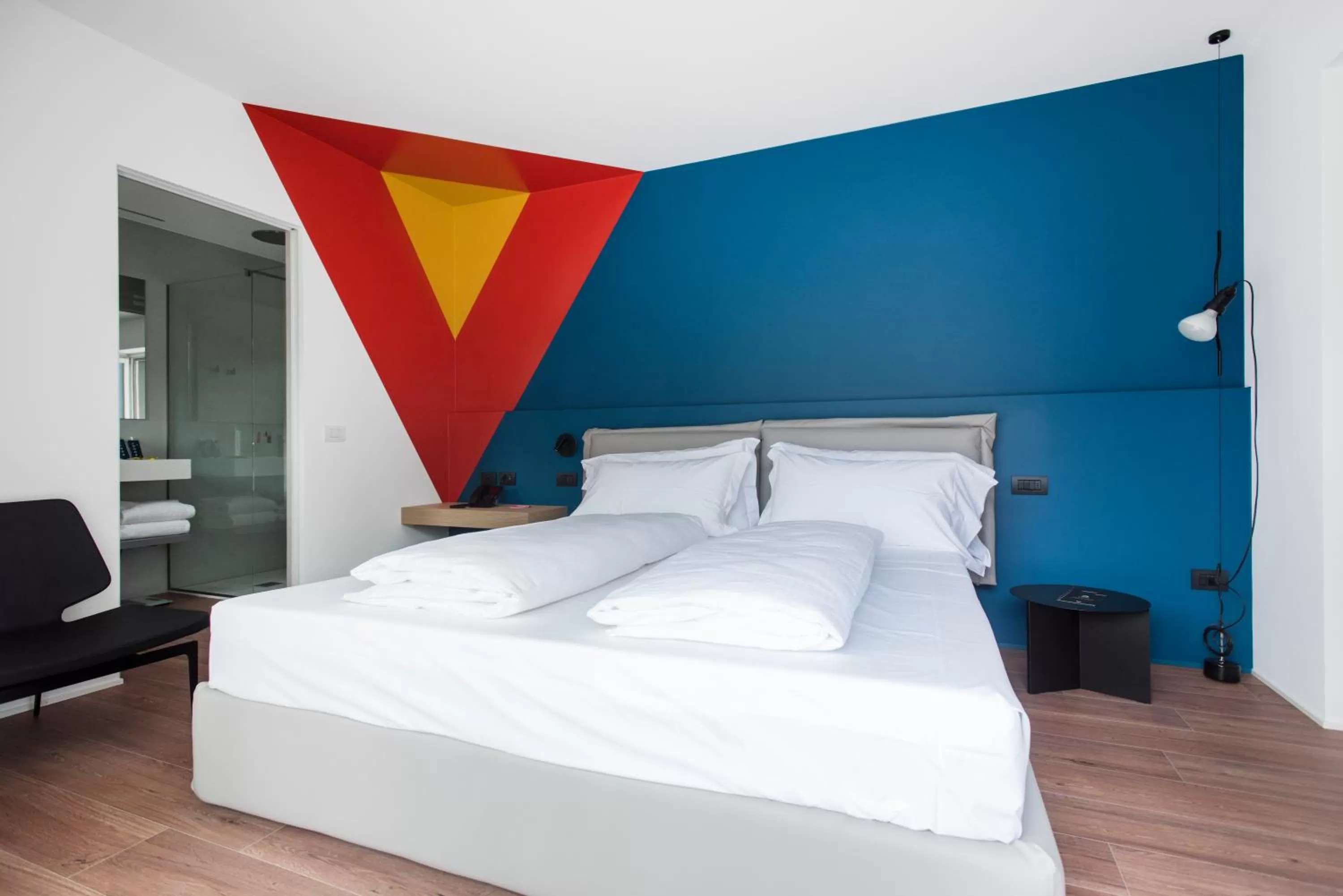 Photo of the whole room, Bed in HOODY ACTIVE & HAPPINESS HOTEL