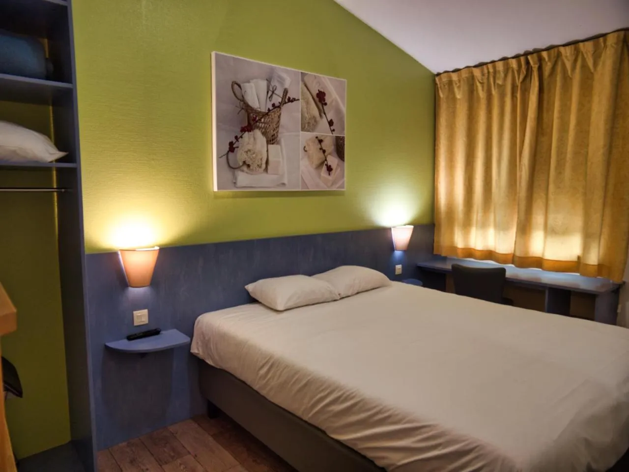 Bed in Contact Hotel Le Seino Marin - Cléon Elbeuf Rouen