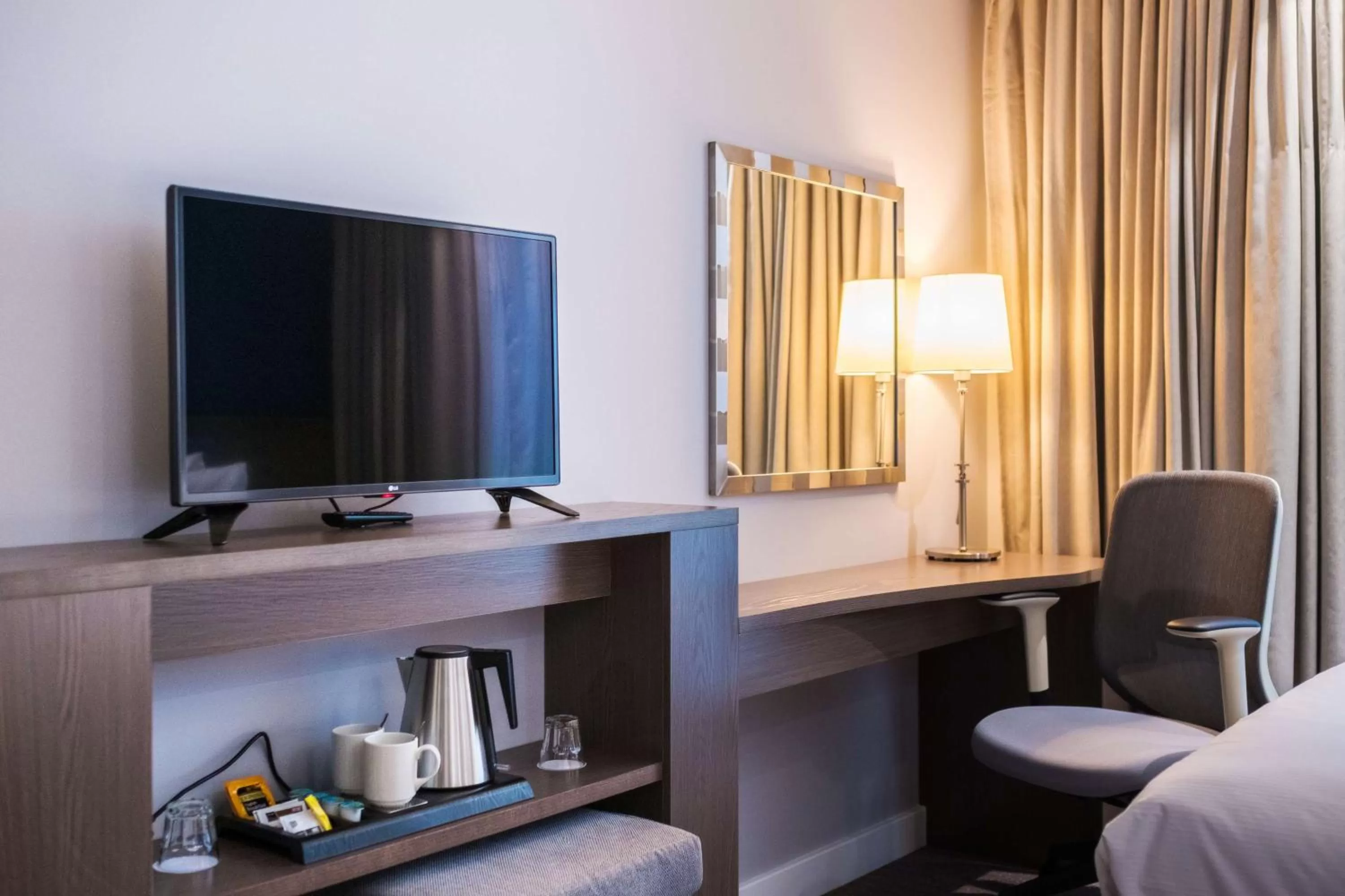 Bed in Hampton By Hilton Aberdeen Airport