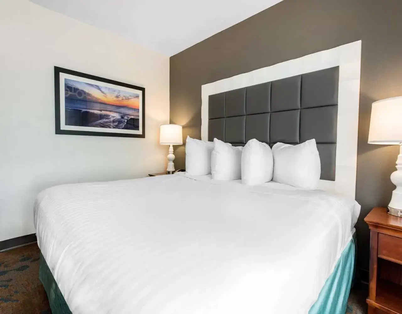 King Suite - Non-Smoking in Best Western Erie Inn & Suites King Suite - Non-Smoking in Best Western Erie Inn & Suites