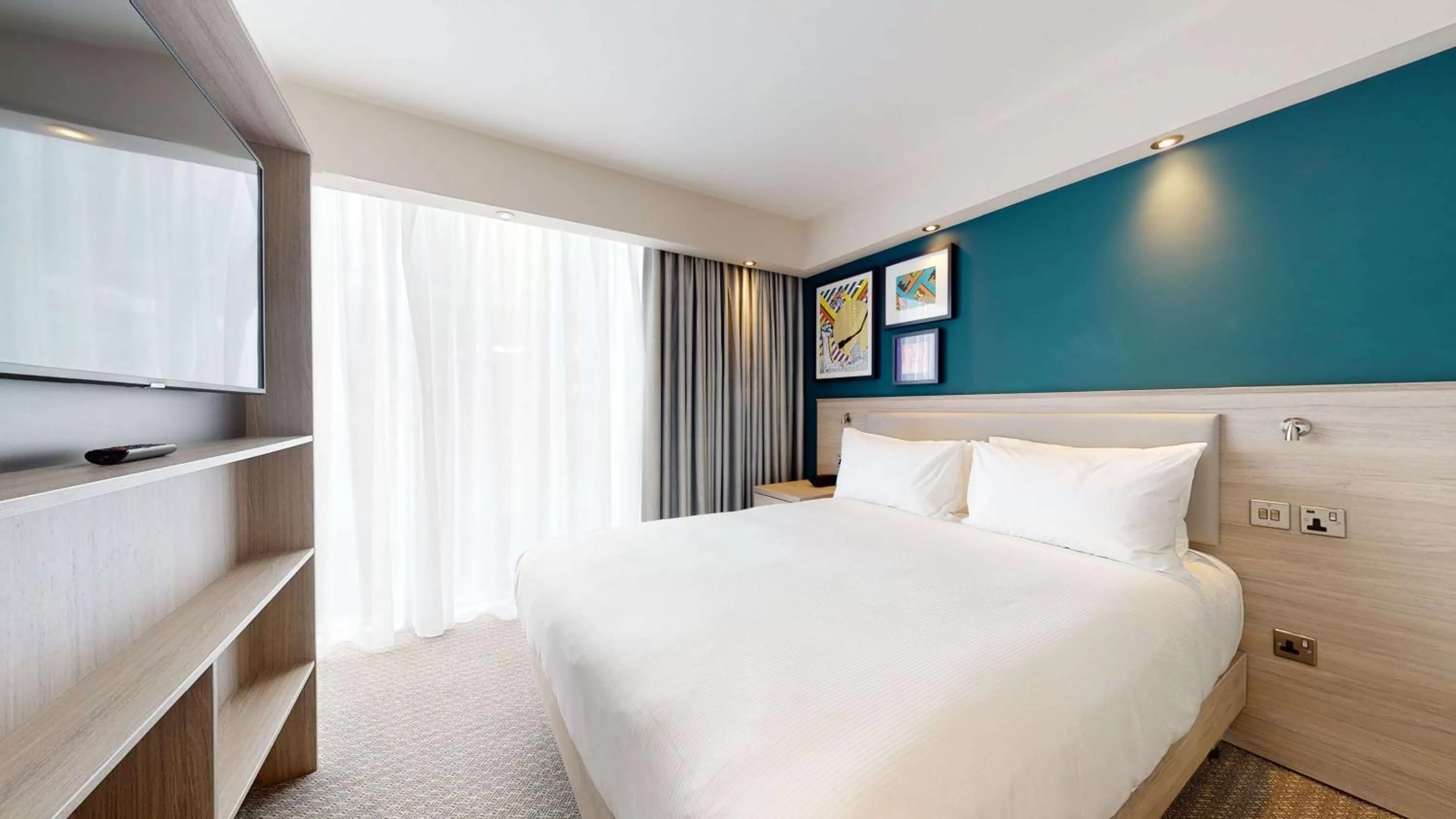 Bedroom, Bed in Hampton By Hilton Manchester Northern Quarter