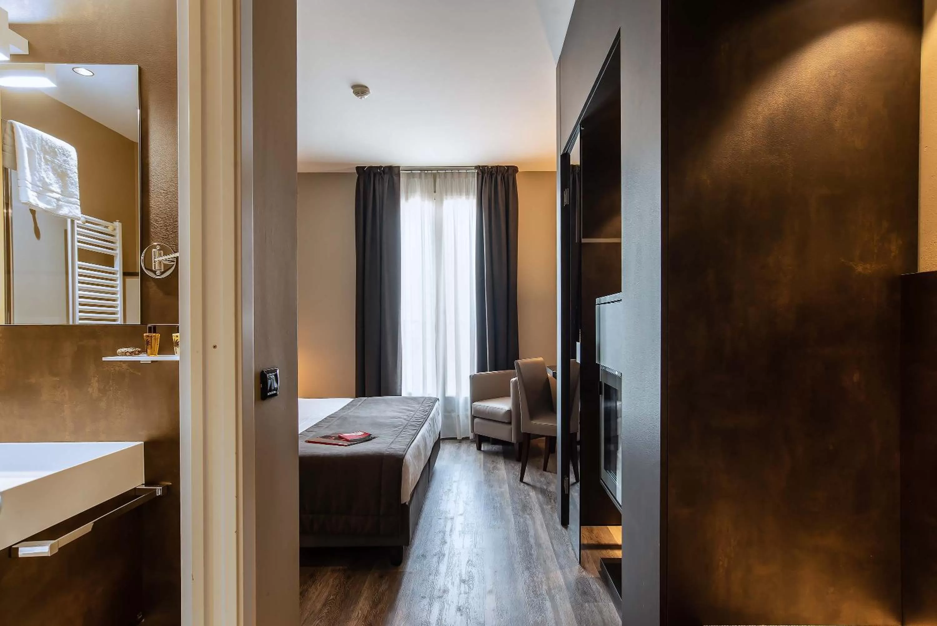 Bed in Maranello Palace