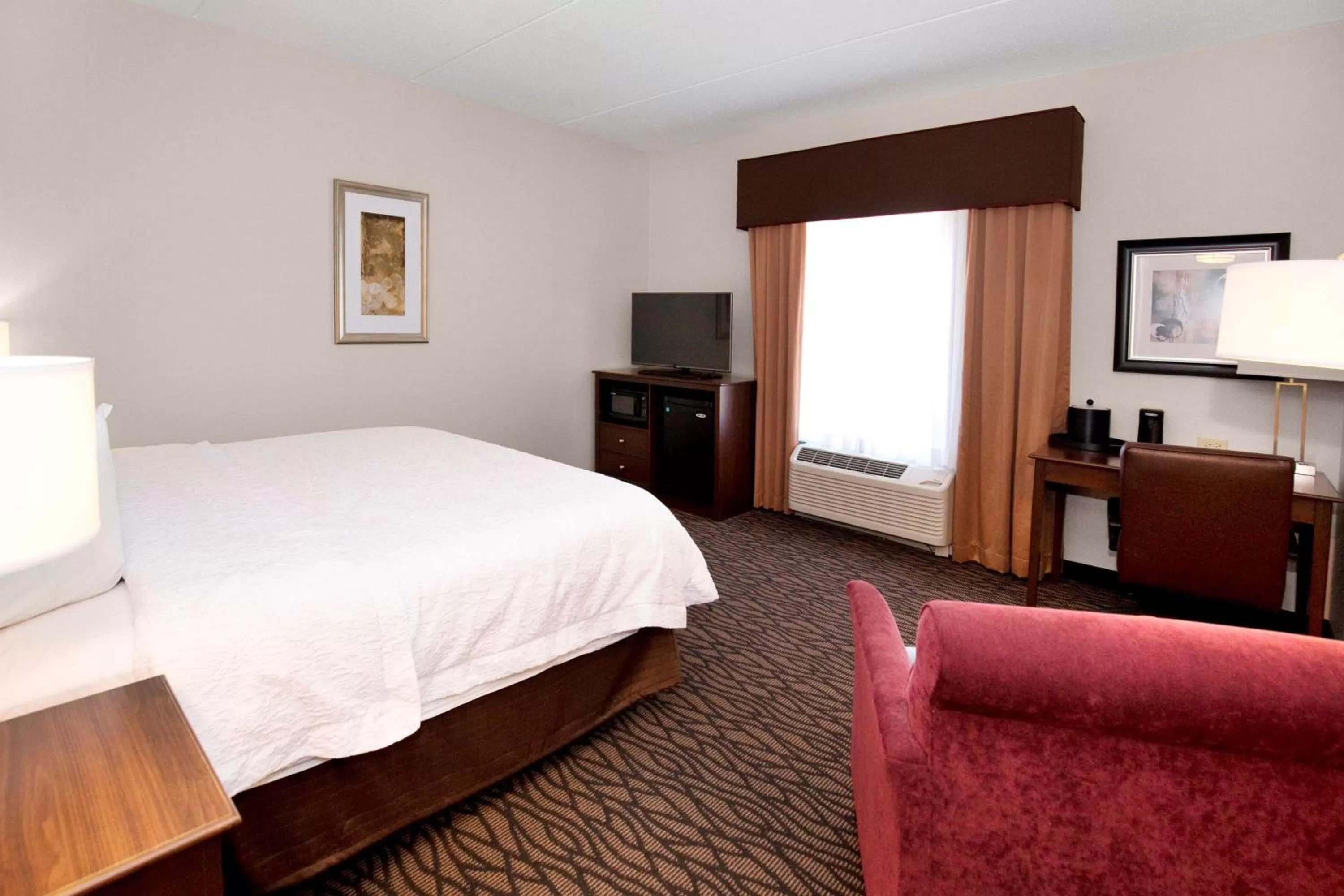 Bed in Hampton Inn Butler