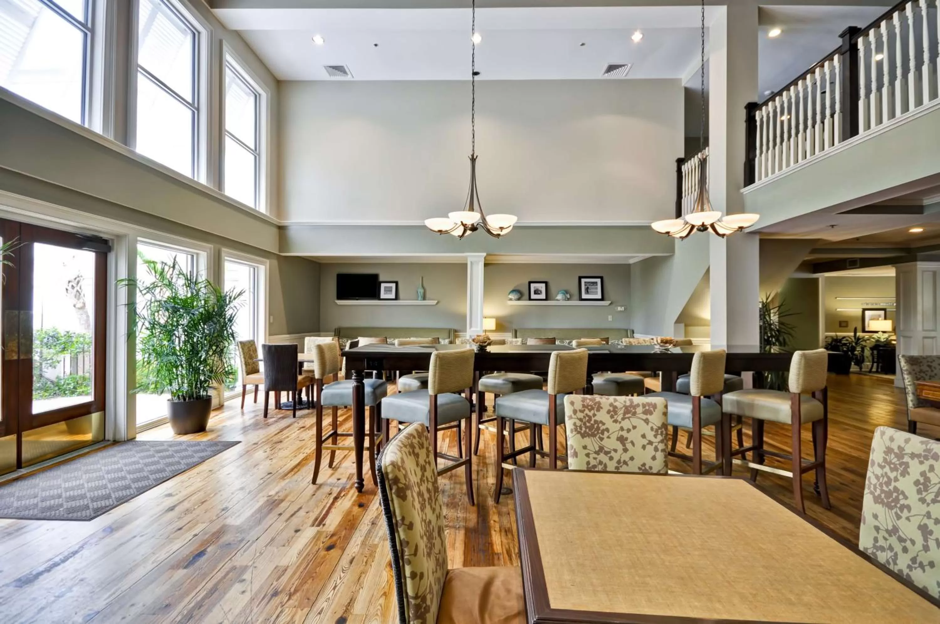 Dining area in Hampton Inn & Suites Charleston/Mt. Pleasant-Isle Of Palms