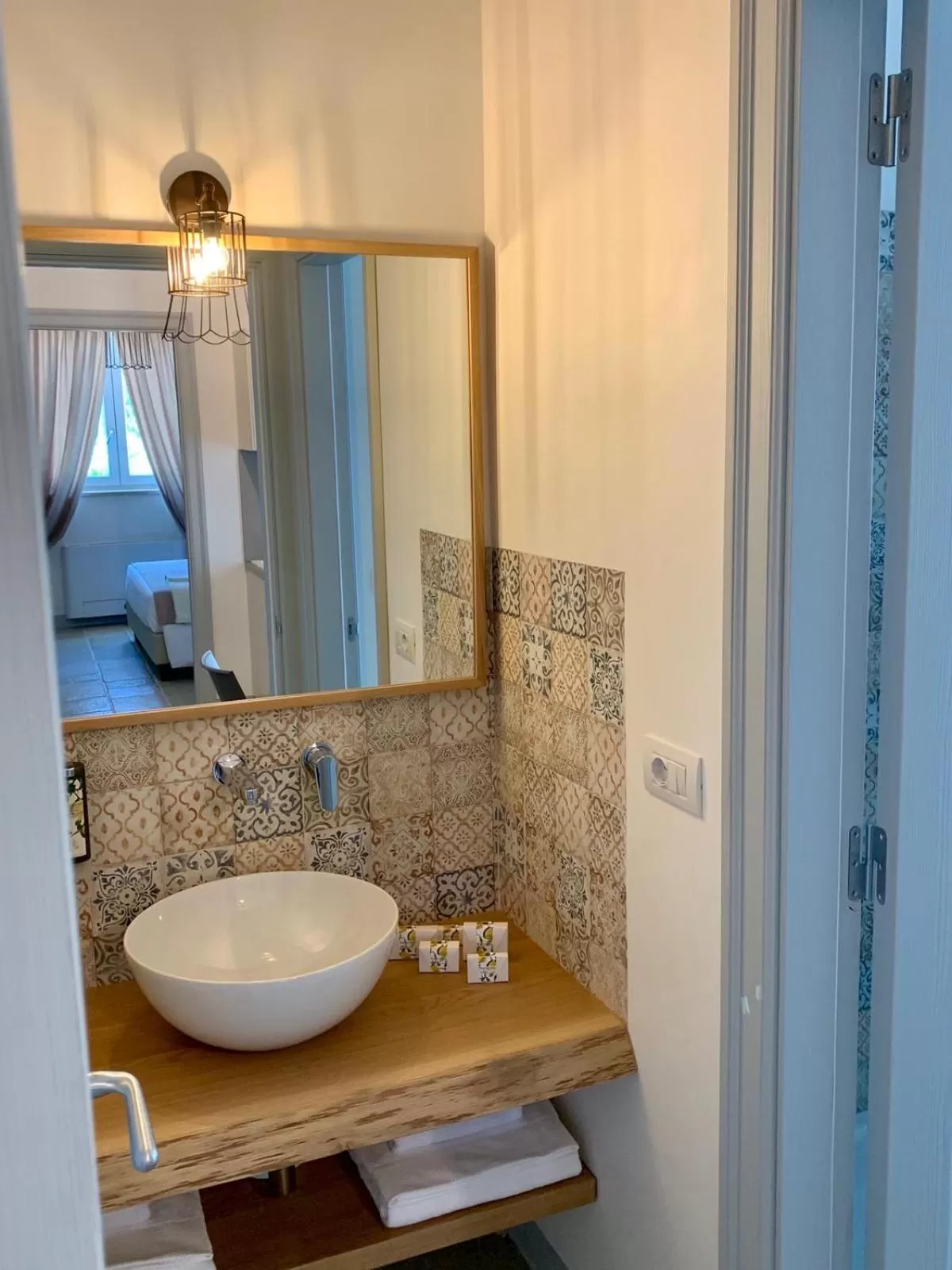 Shower in Borgo Cozzana