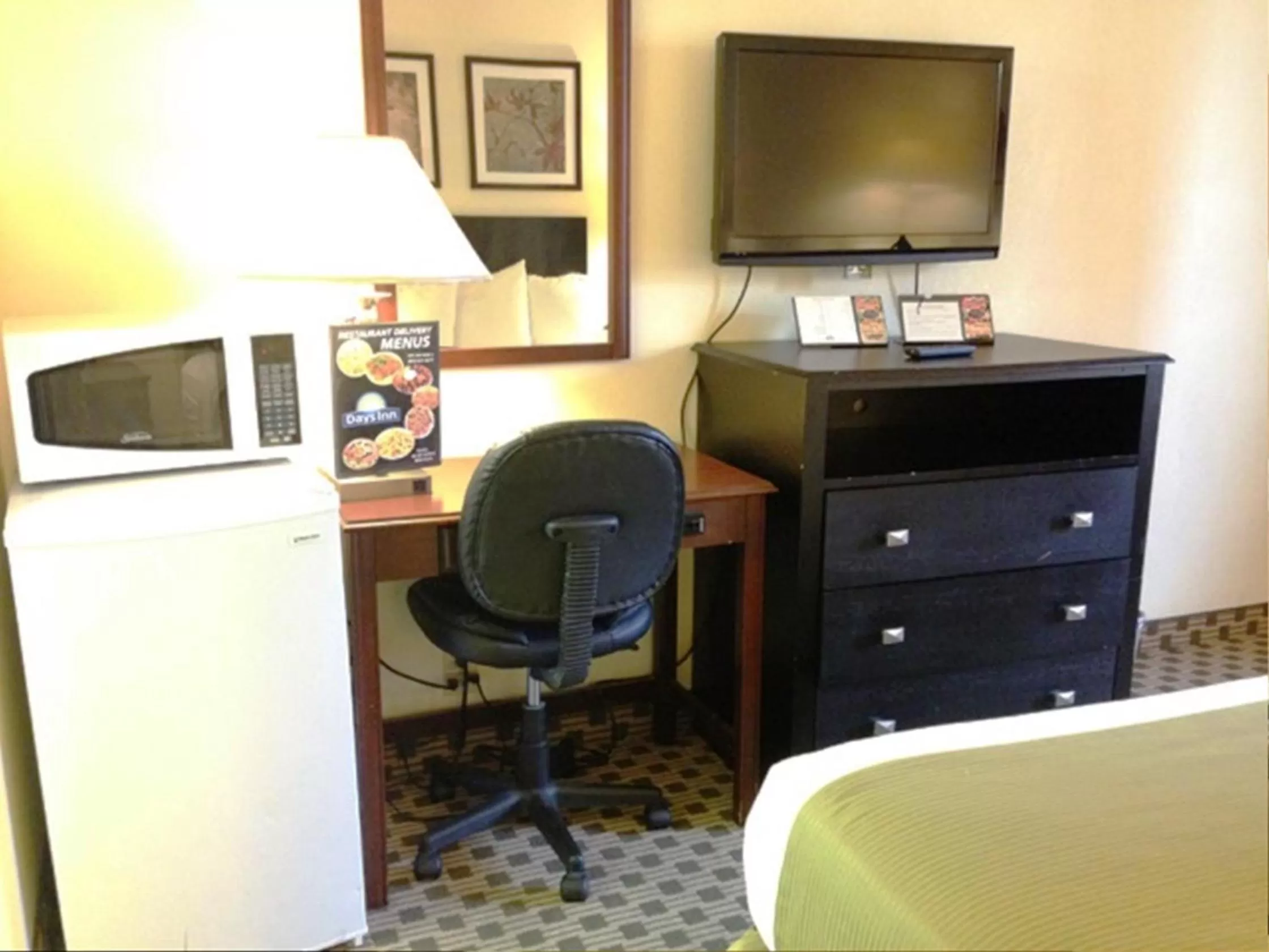 TV and multimedia in SureStay by Best Western Irving Grapevine DFW North