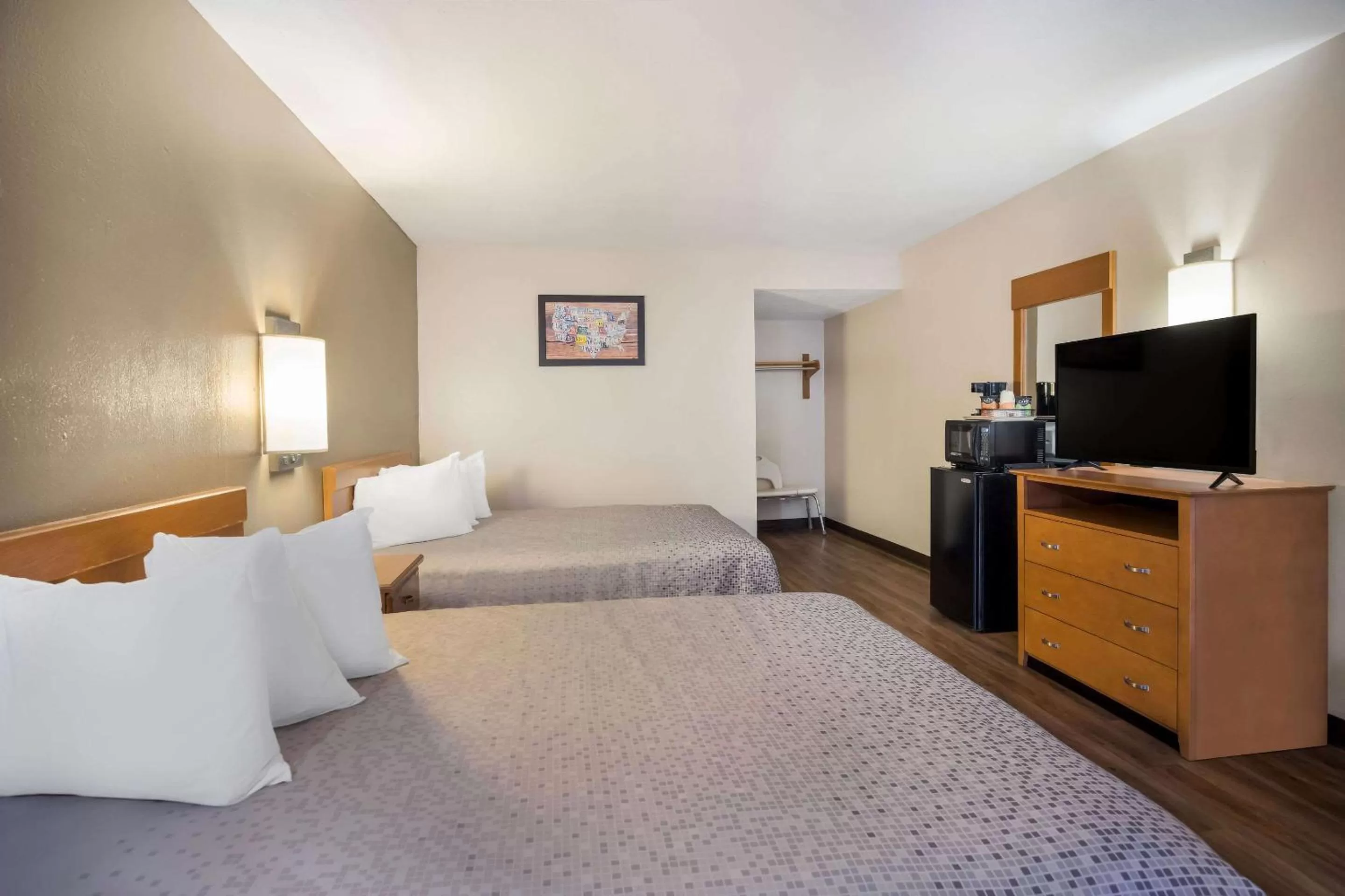 Bedroom in Econo Lodge Live Oak