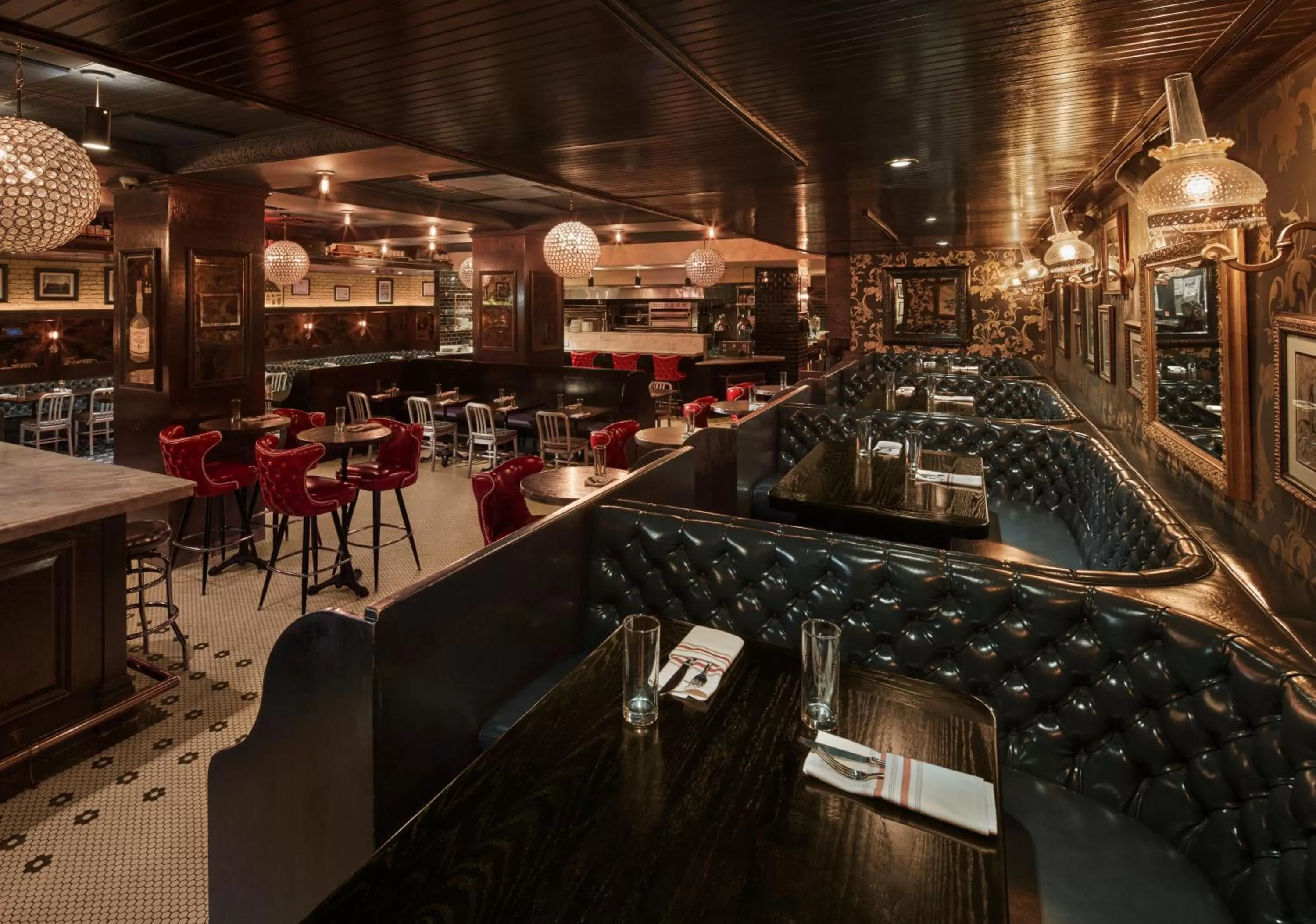 Restaurant/places to eat in Refinery Hotel - New York