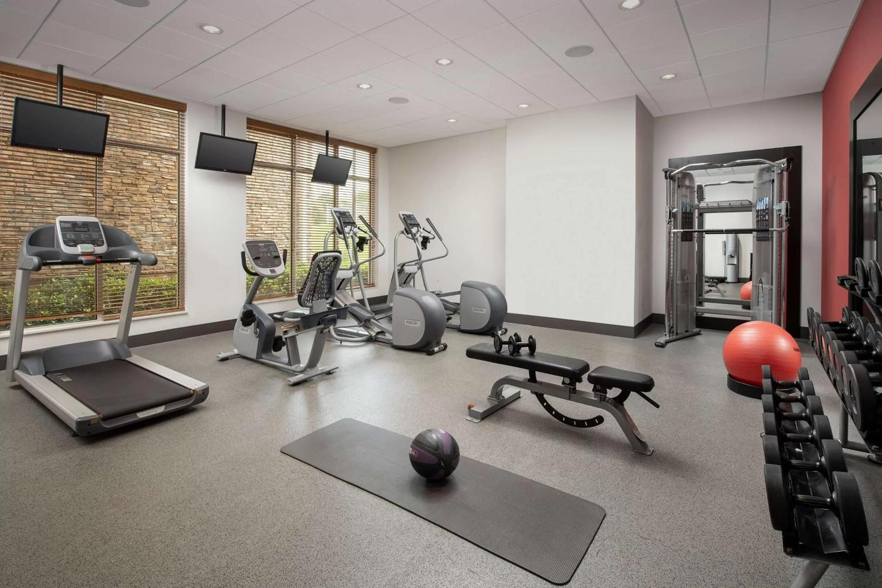 Fitness centre/facilities in Hilton Garden Inn Charlotte Airport