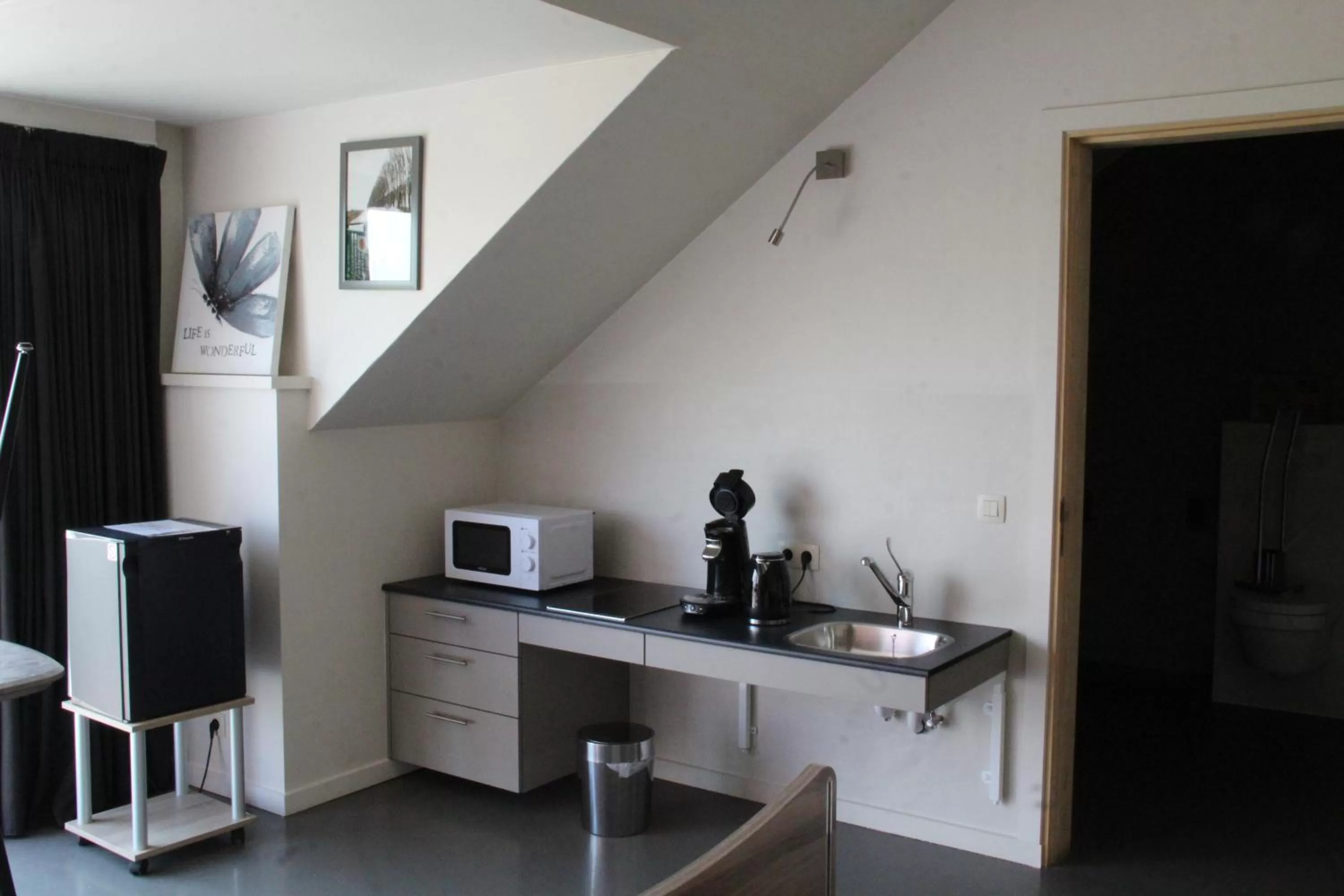 Coffee/tea facilities, Kitchen/Kitchenette in B&B Altijd Genieten