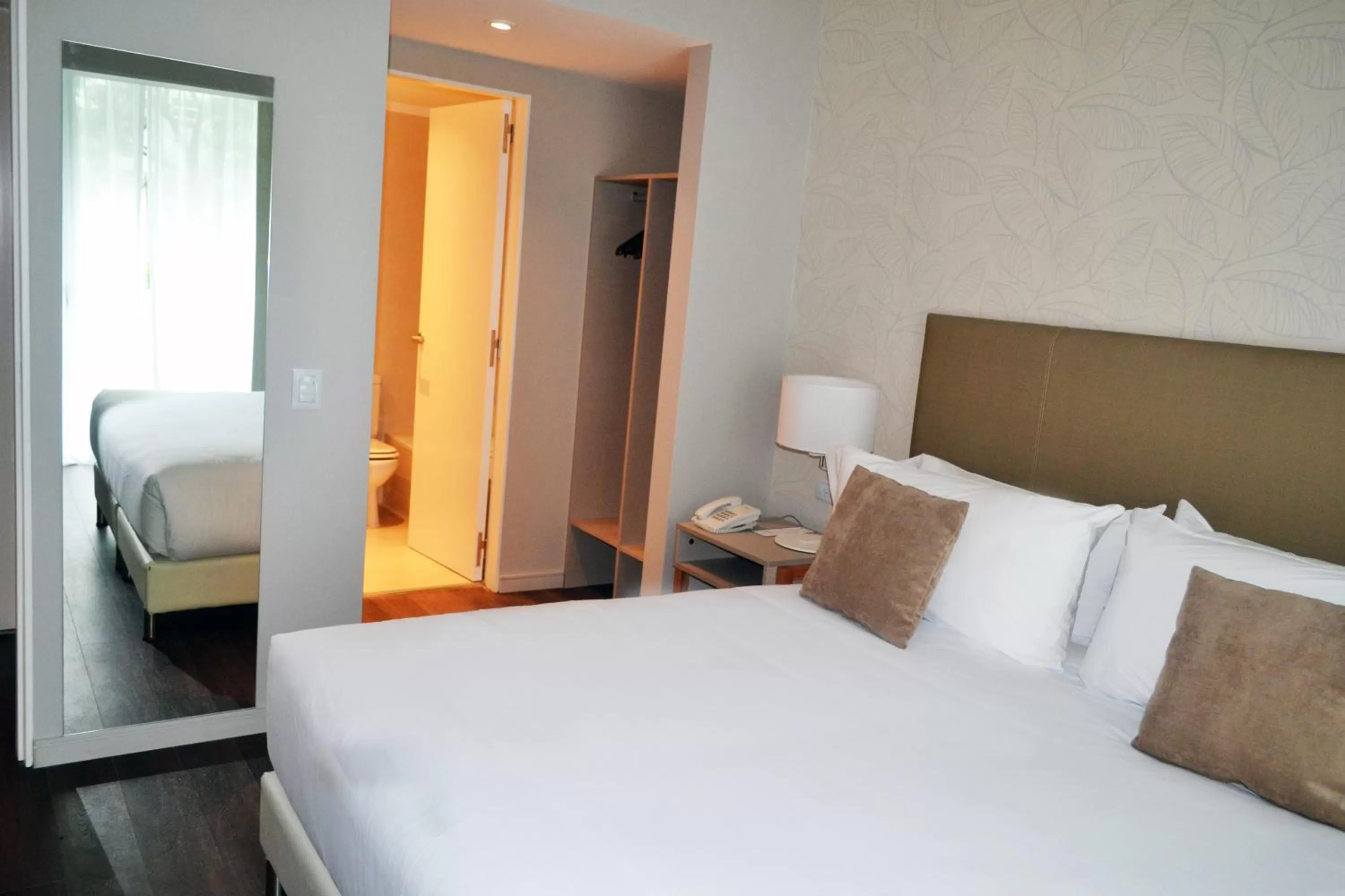 Property building, Bed in Dazzler by Wyndham Polo