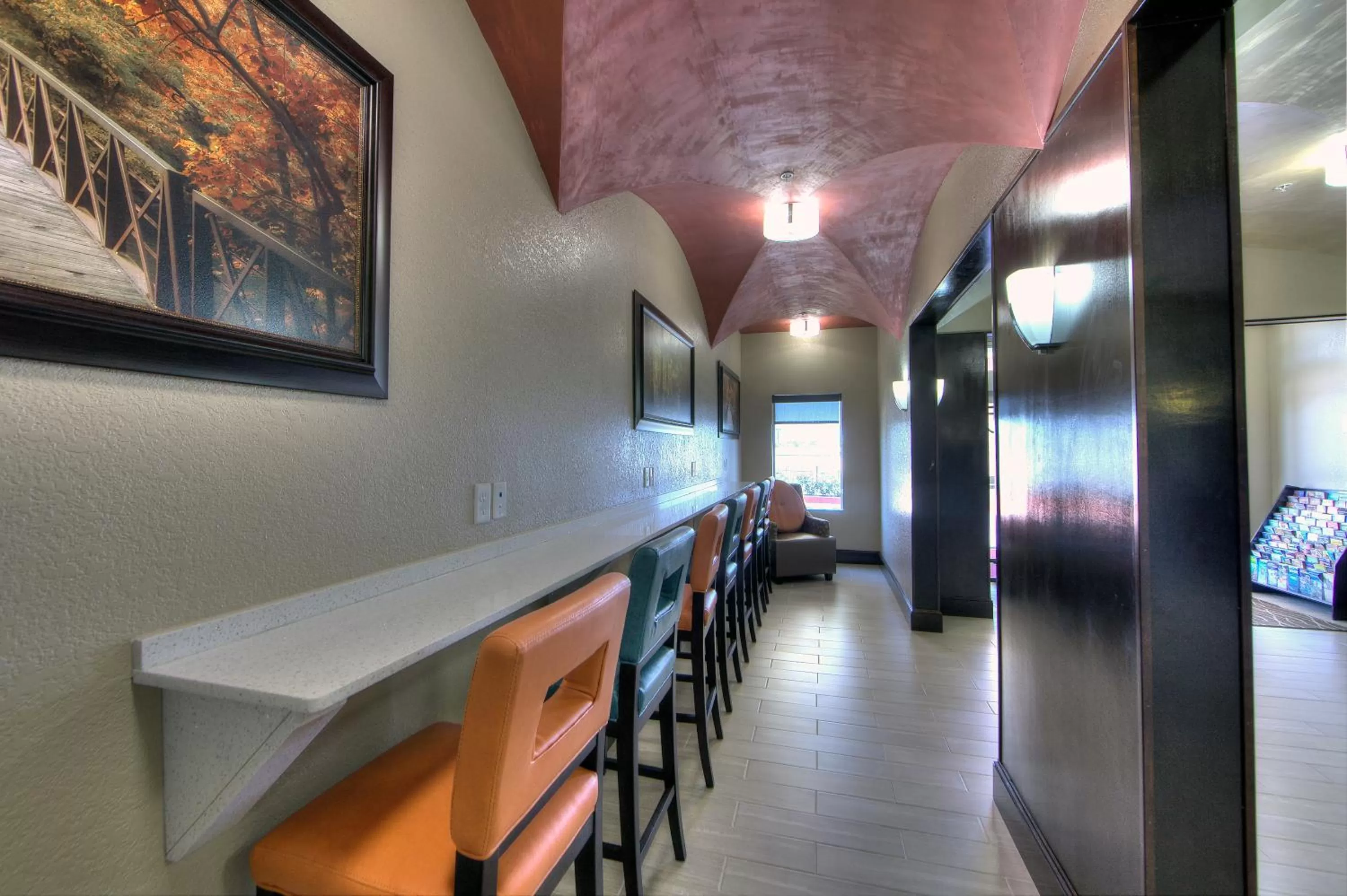 Decorative detail, Bed in Comfort Inn & Suites Fort Worth West I-30 NAS JRB