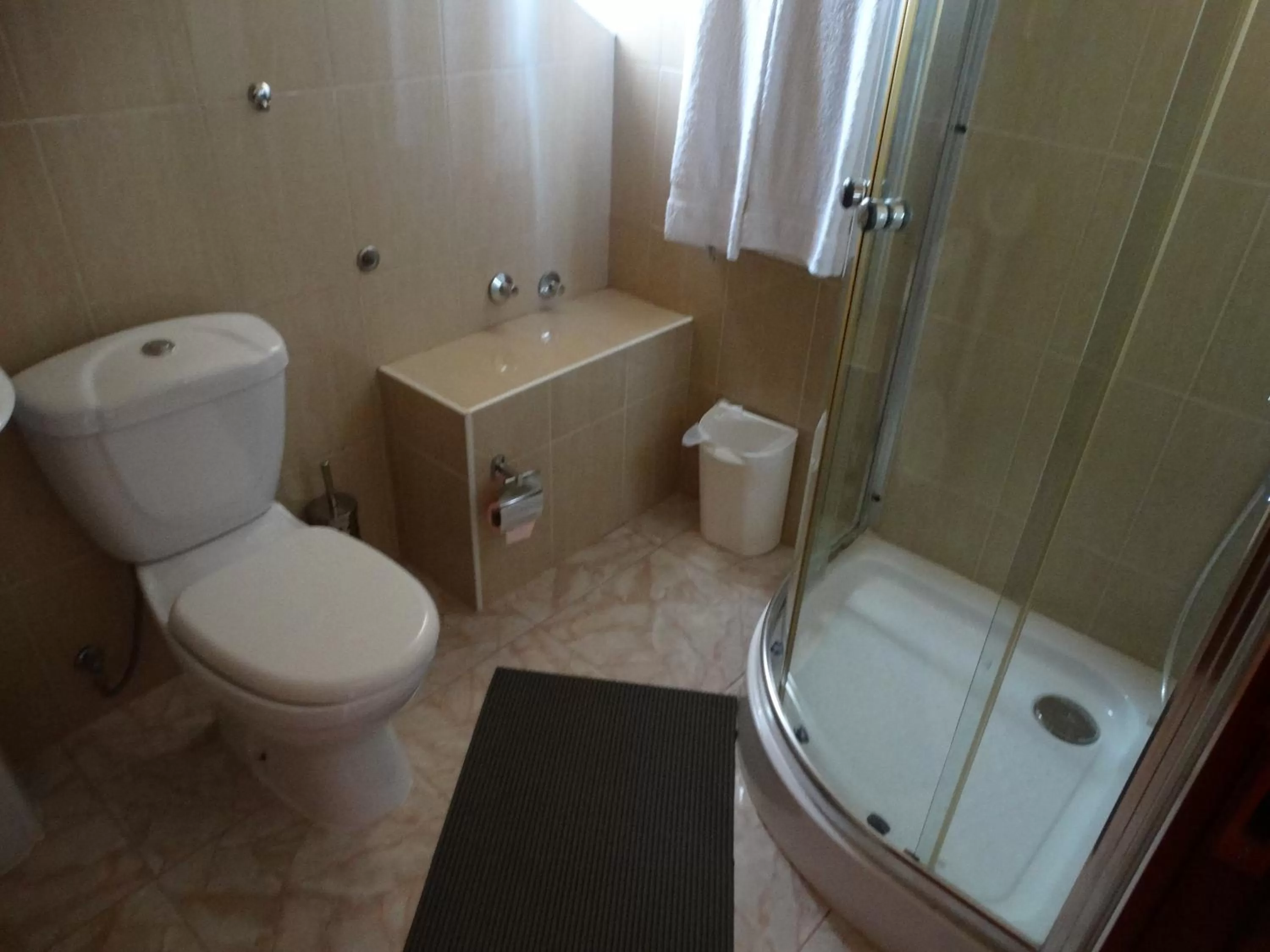 Shower, Bathroom in Yria Residencial