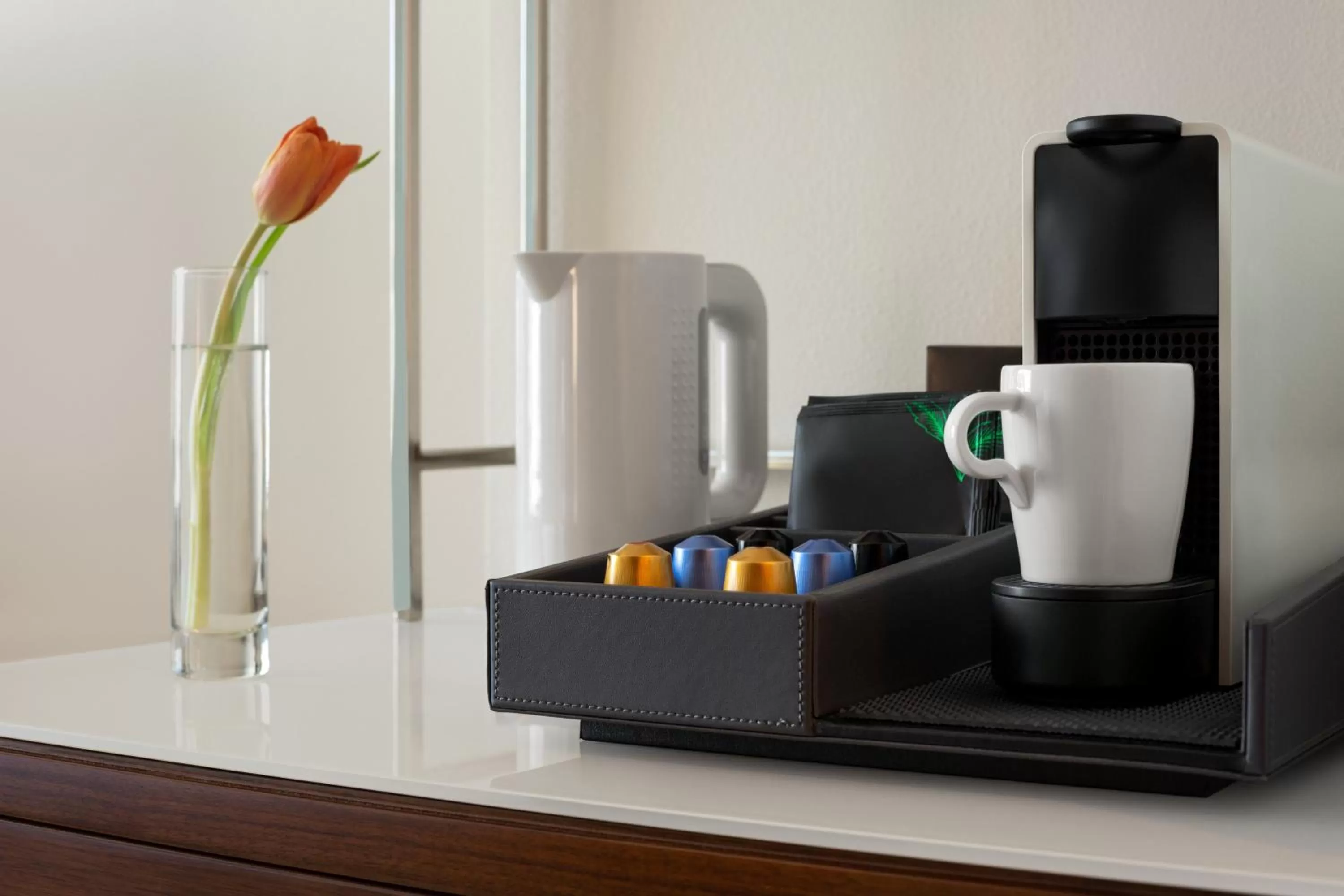 Photo of the whole room in InterContinental Houston by IHG