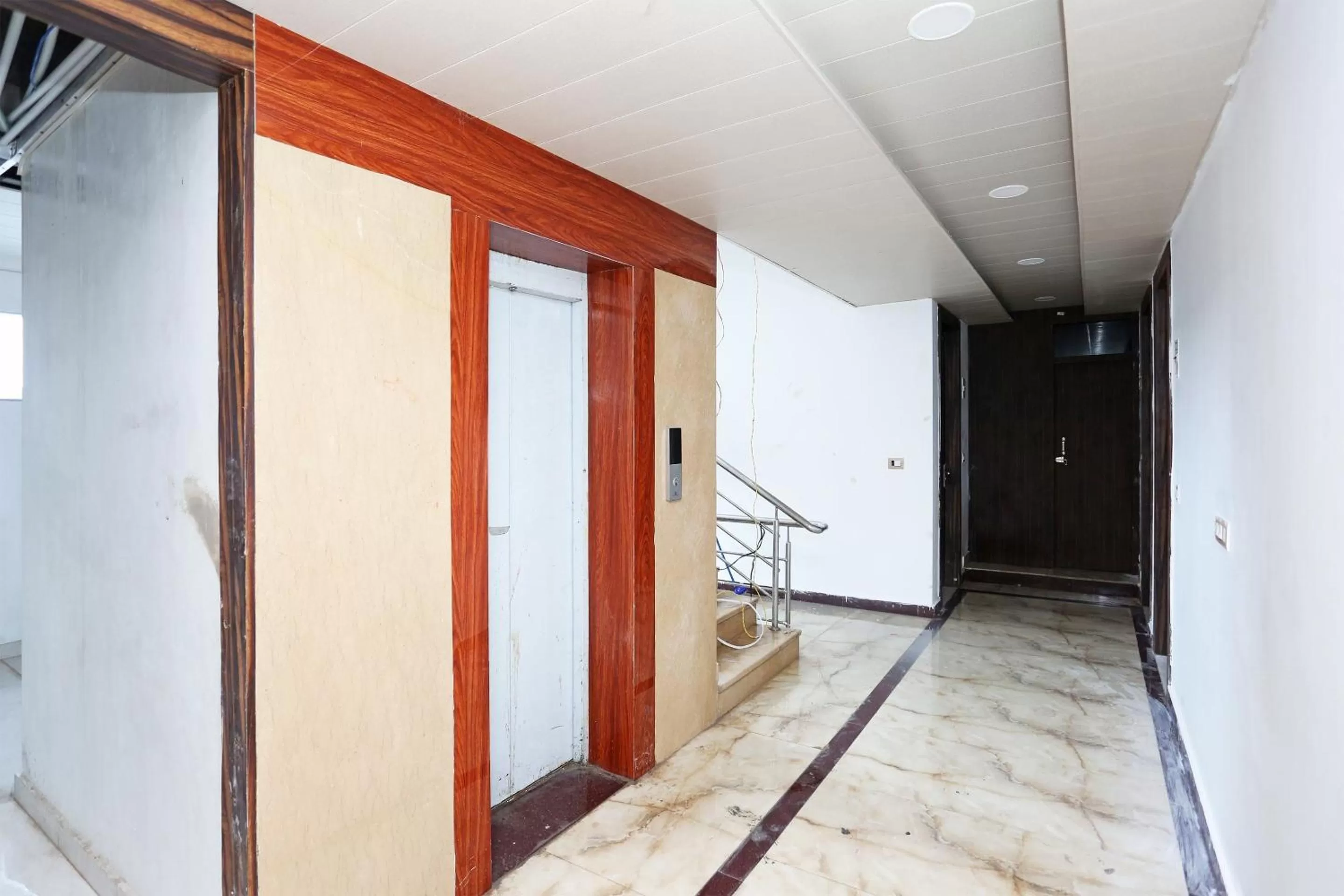 Lobby or reception in Super OYO Capital O Hotel Rosewood Inn