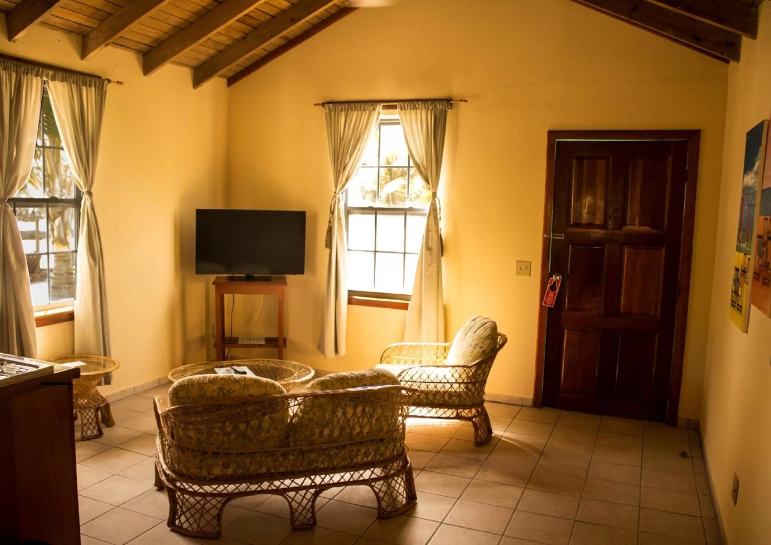 Communal lounge/ TV room in Royal Caribbean Resort