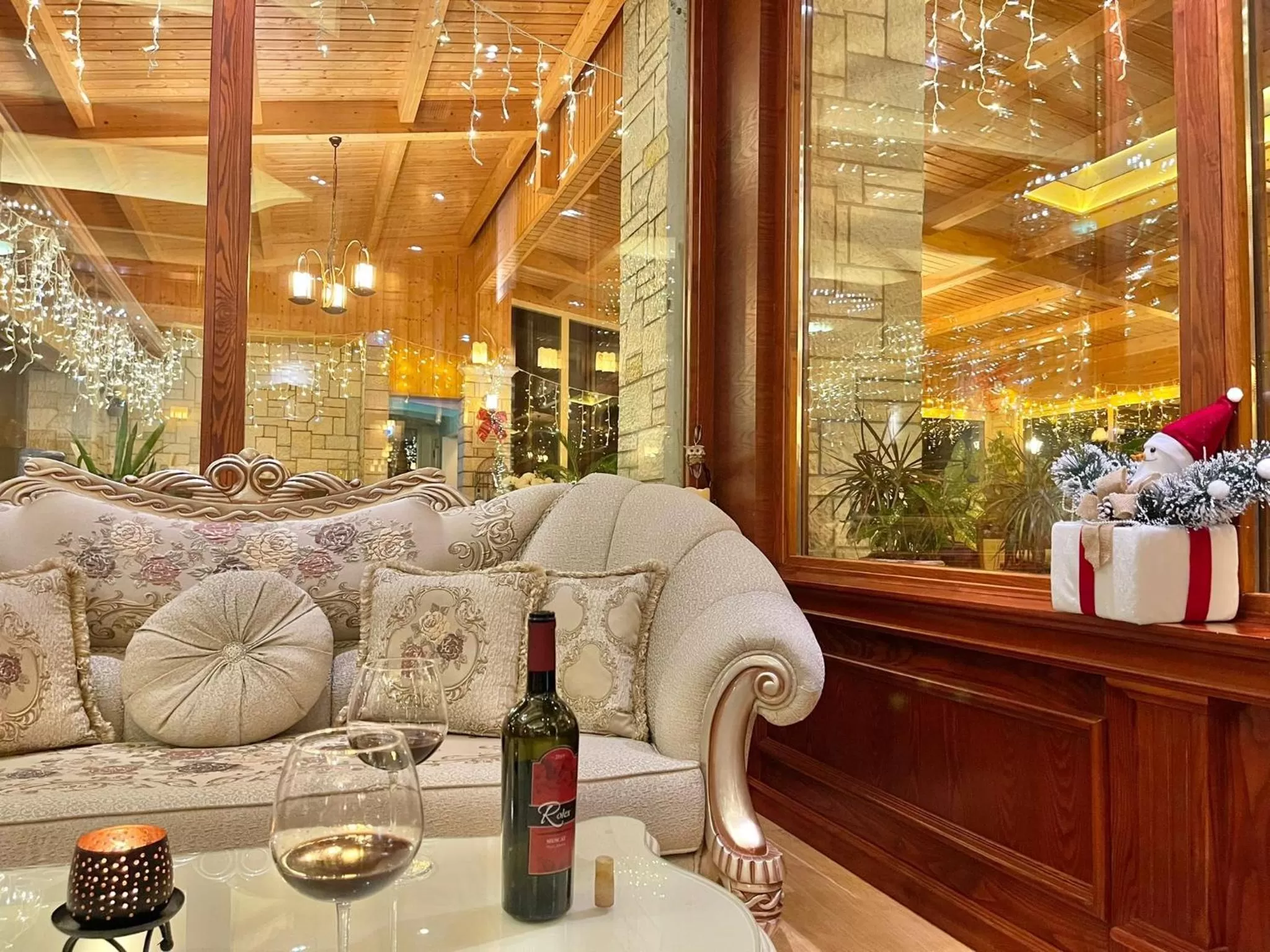 Seating area in Hotel Rolex