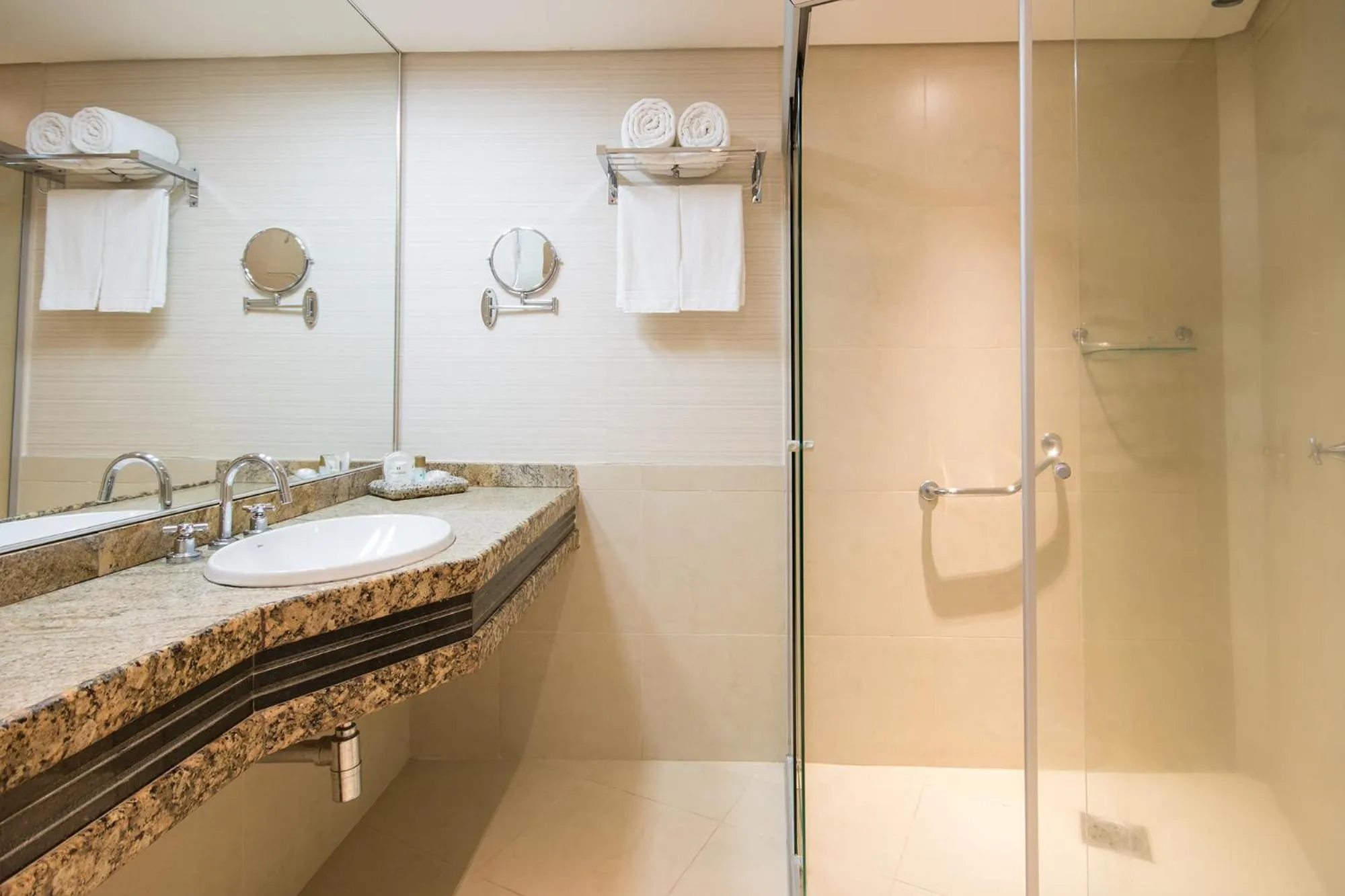 Bathroom in Hotel Golden Park Internacional Foz & Convenções By Nacional Inn