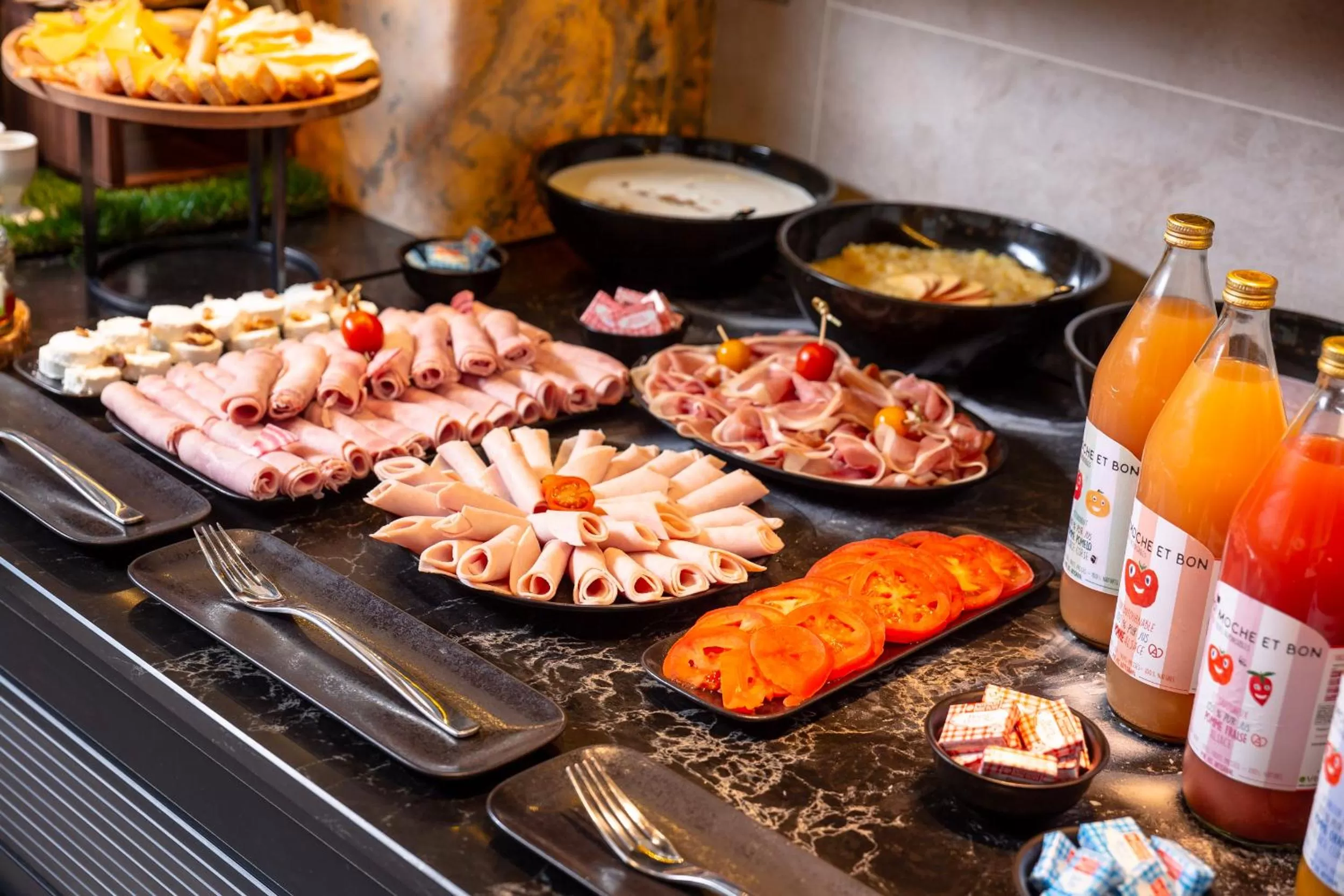 Restaurant/places to eat in voco Strasbourg Centre - The Garden by IHG