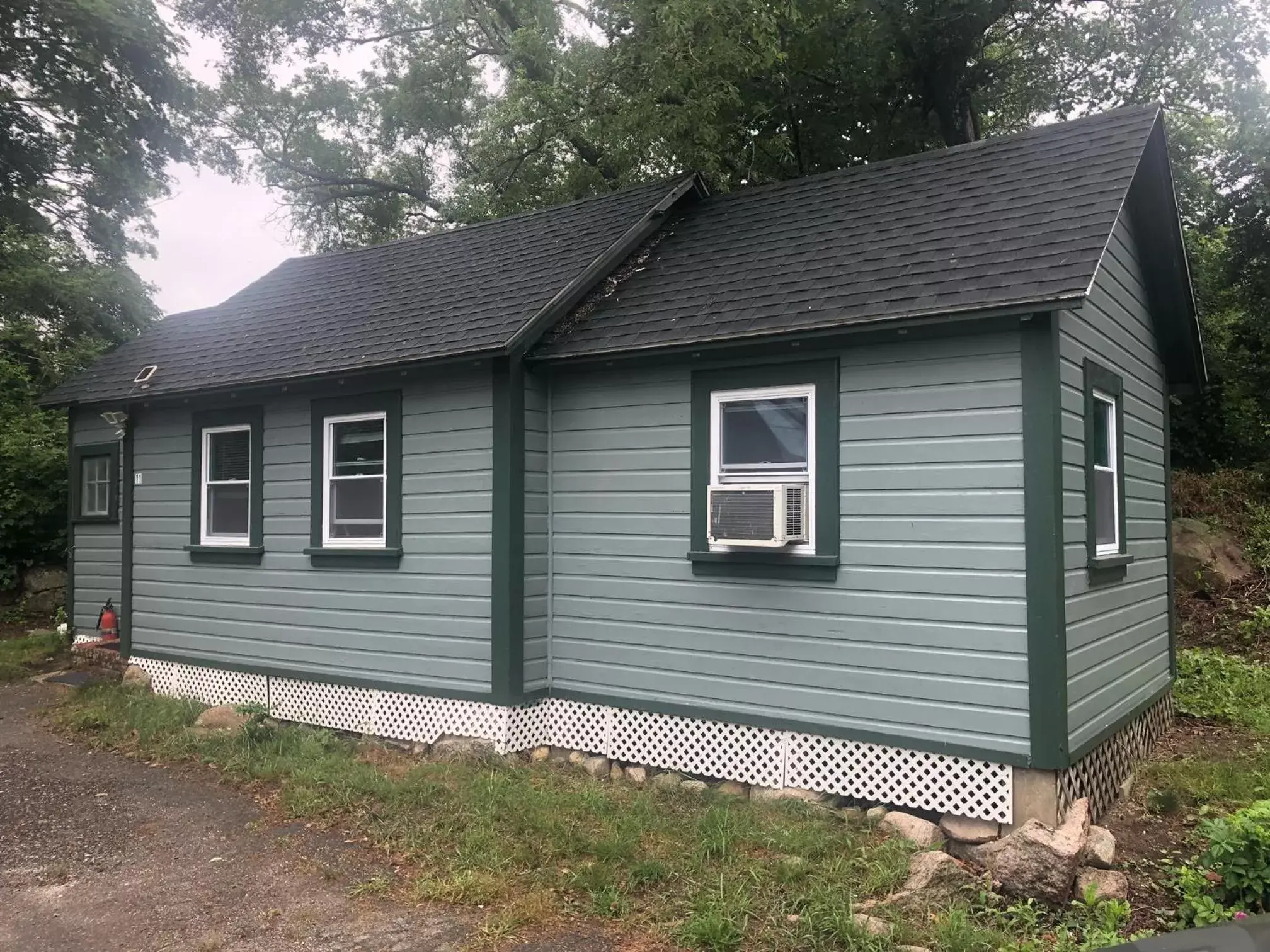 Two-Bedroom House in Herring Run Motel and Tiny Cabins Two-Bedroom House in Herring Run Motel and Tiny Cabins
