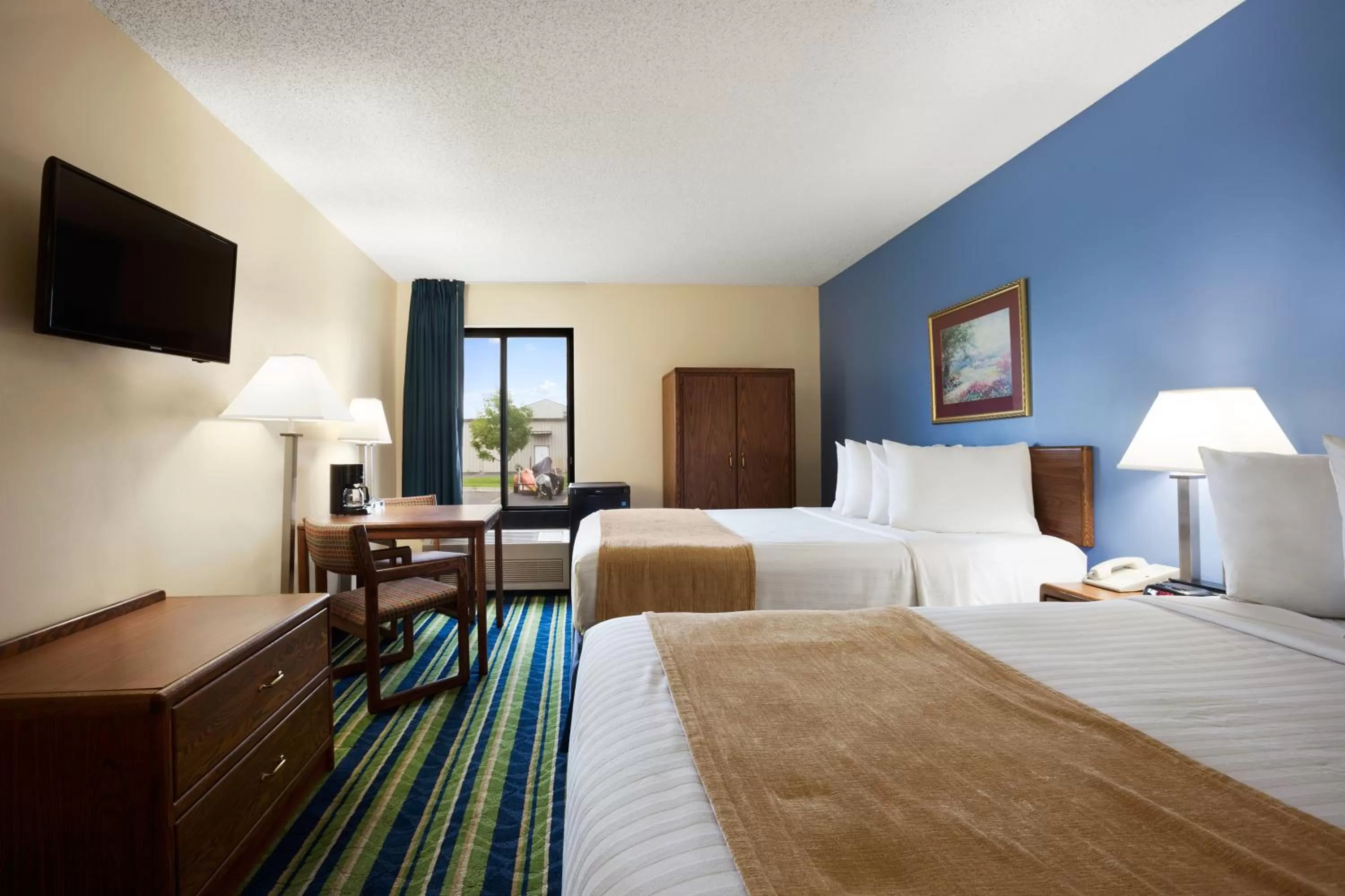 Day, Bed in Days Inn by Wyndham Fargo - West Acres