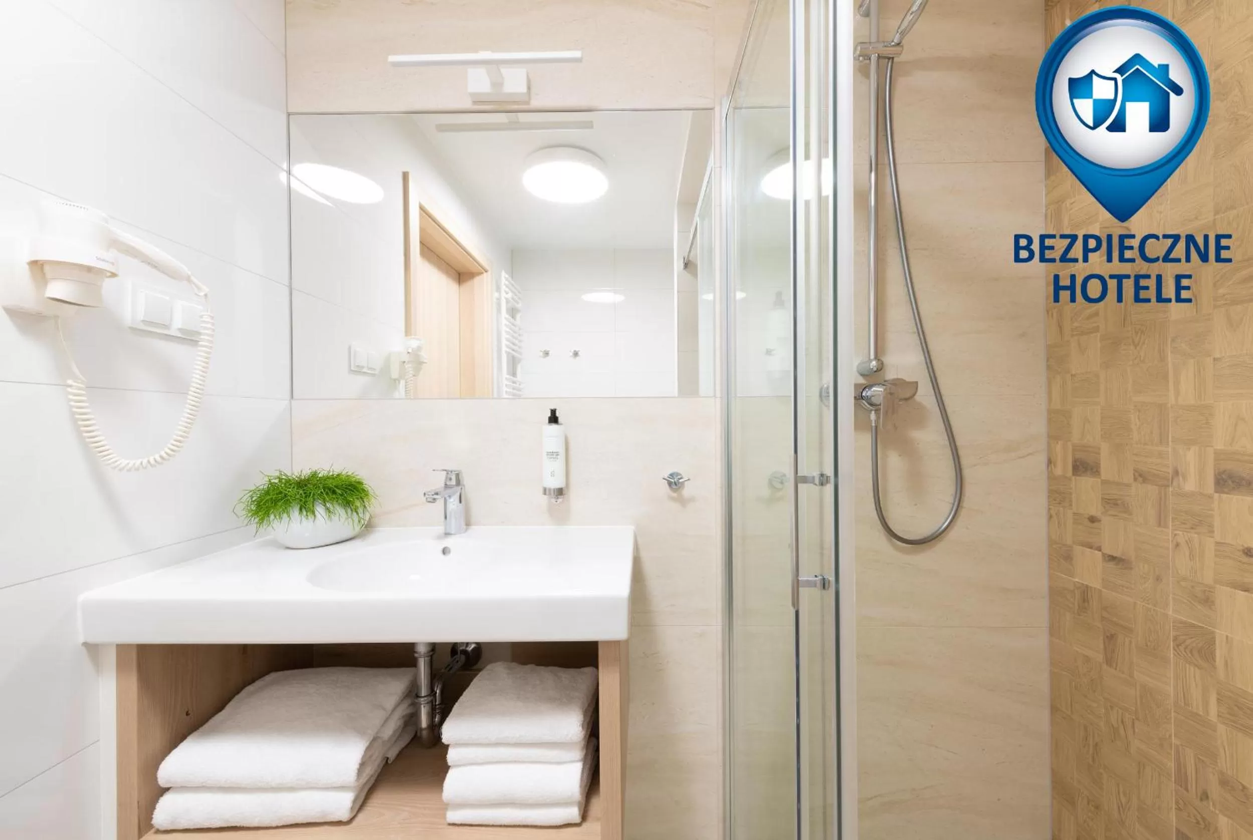 Shower in Blue Marine Mielno