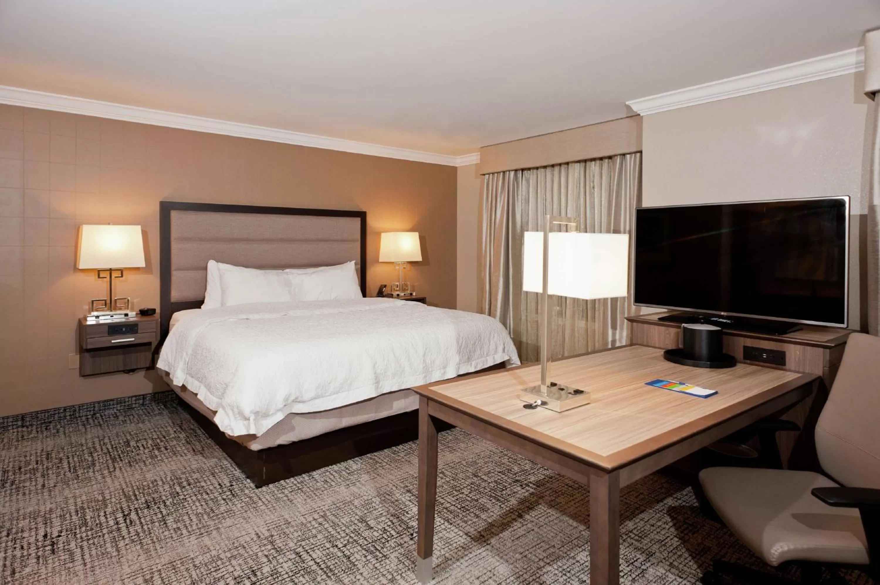 Photo of the whole room, Bed in Hampton Inn & Suites Ridgeland