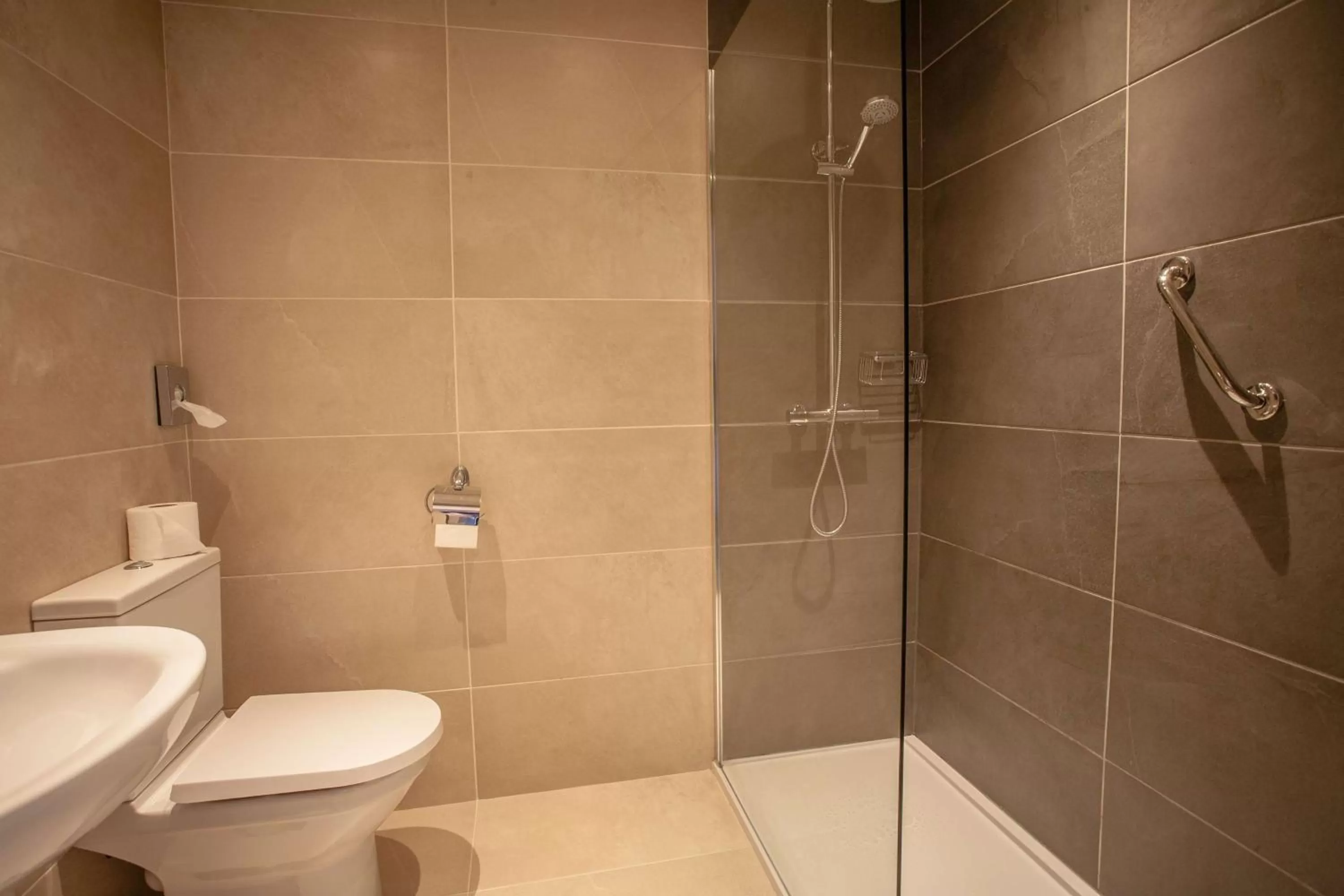 Bathroom in Glendower Hotel BW Signature Collection
