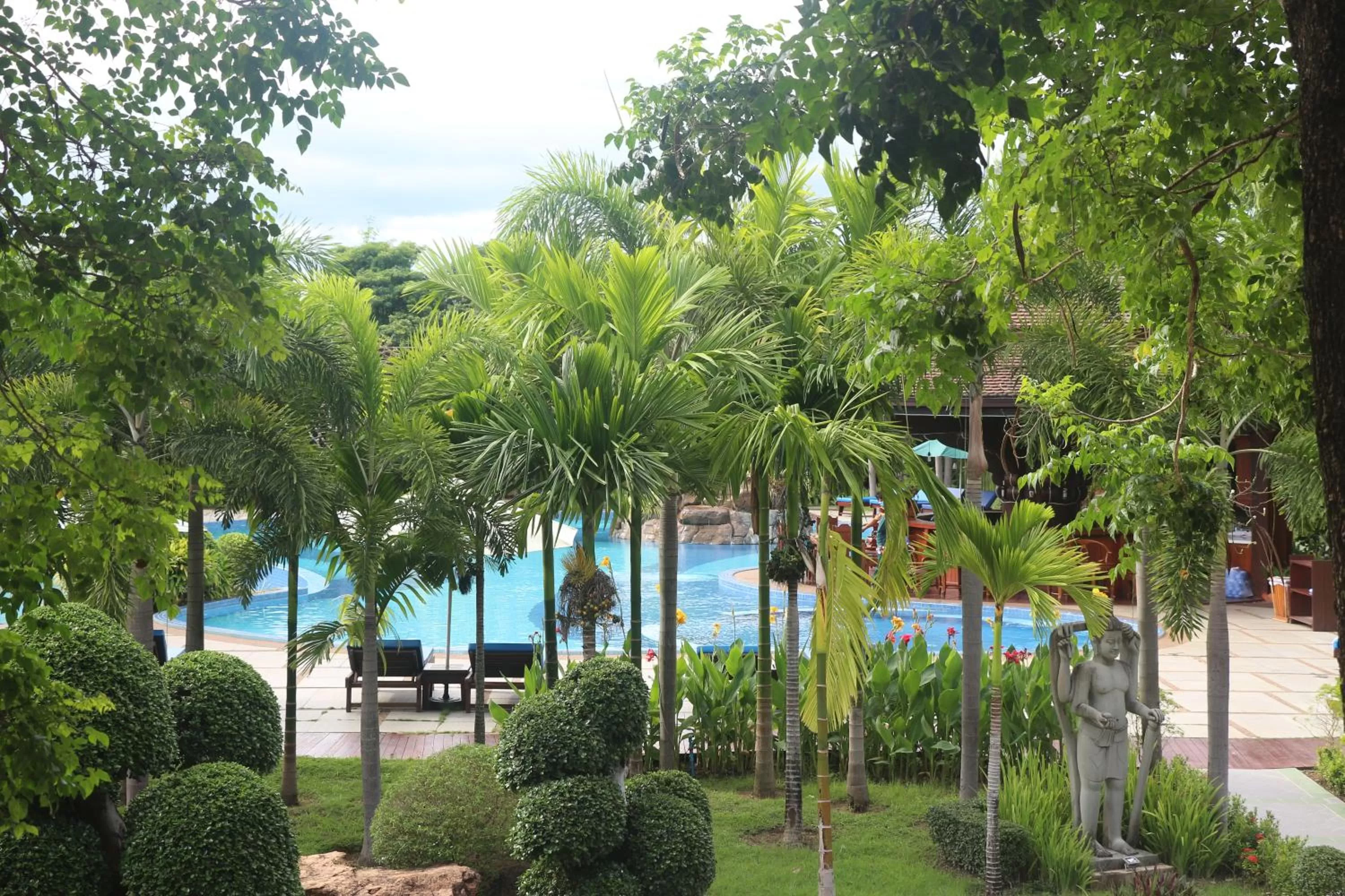 Pool view, Garden in Try Palace Resort-Kep