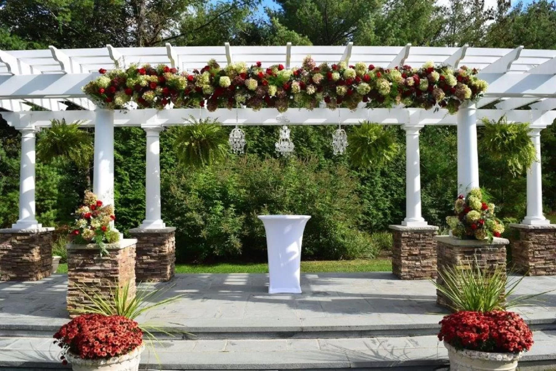 Restaurant/places to eat in Crowne Plaza Suffern-Mahwah by IHG