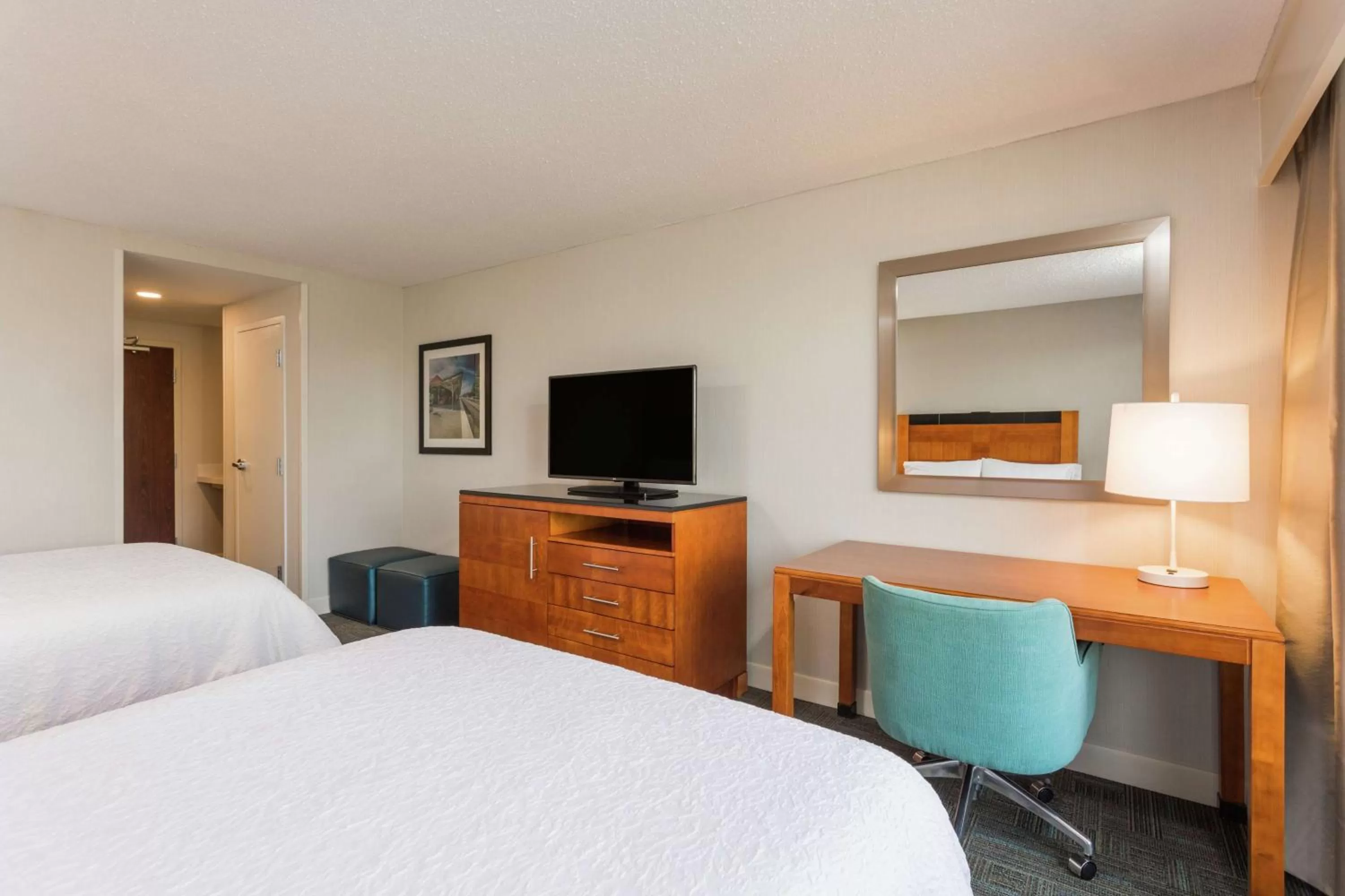 Bedroom, Bed in Hampton Inn Manassas