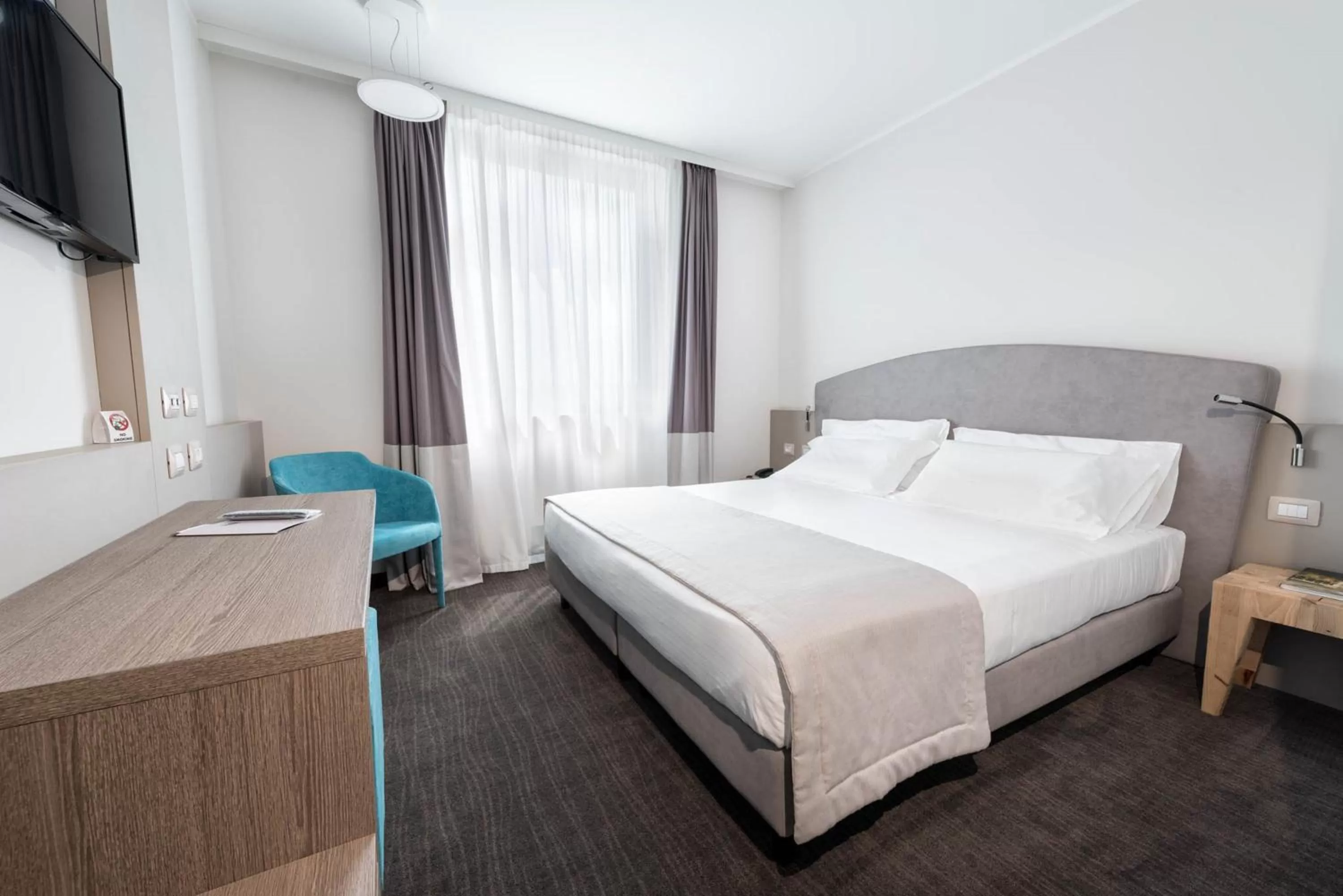 TV and multimedia, Bed in DB Hotel Verona Airport Congress & Spa